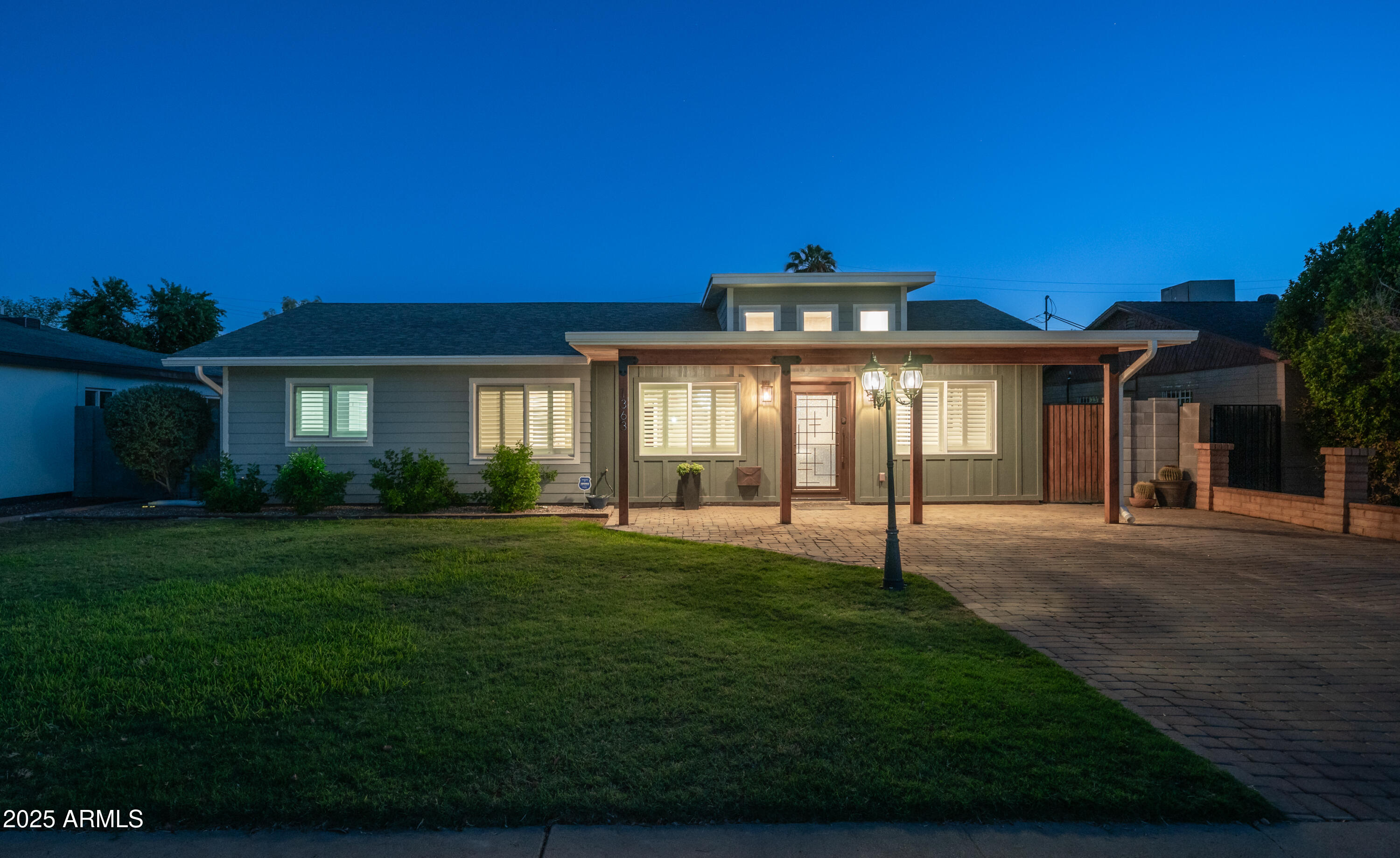 1363 E MITCHELL Drive
