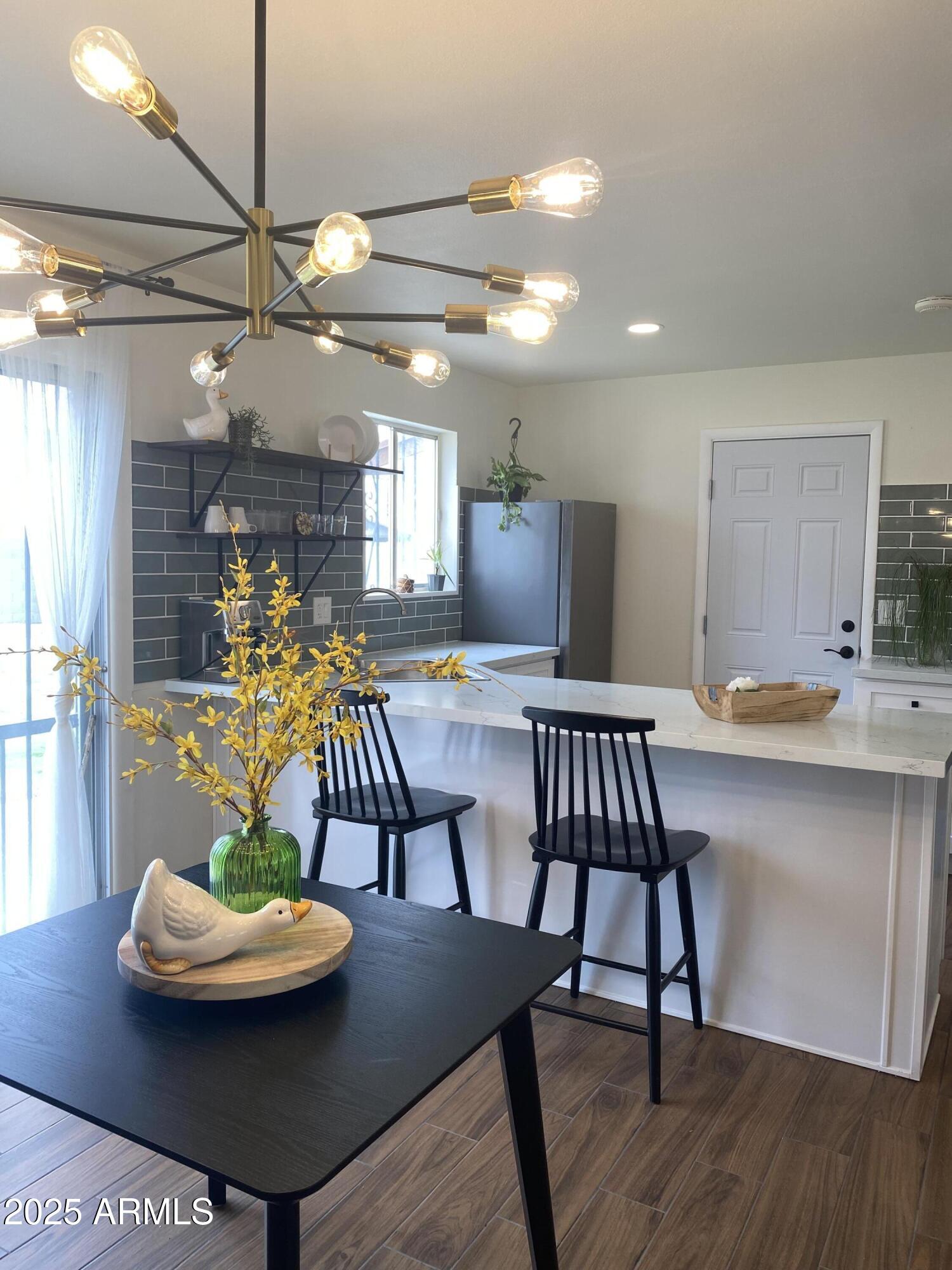 1956 E PALMCROFT Drive