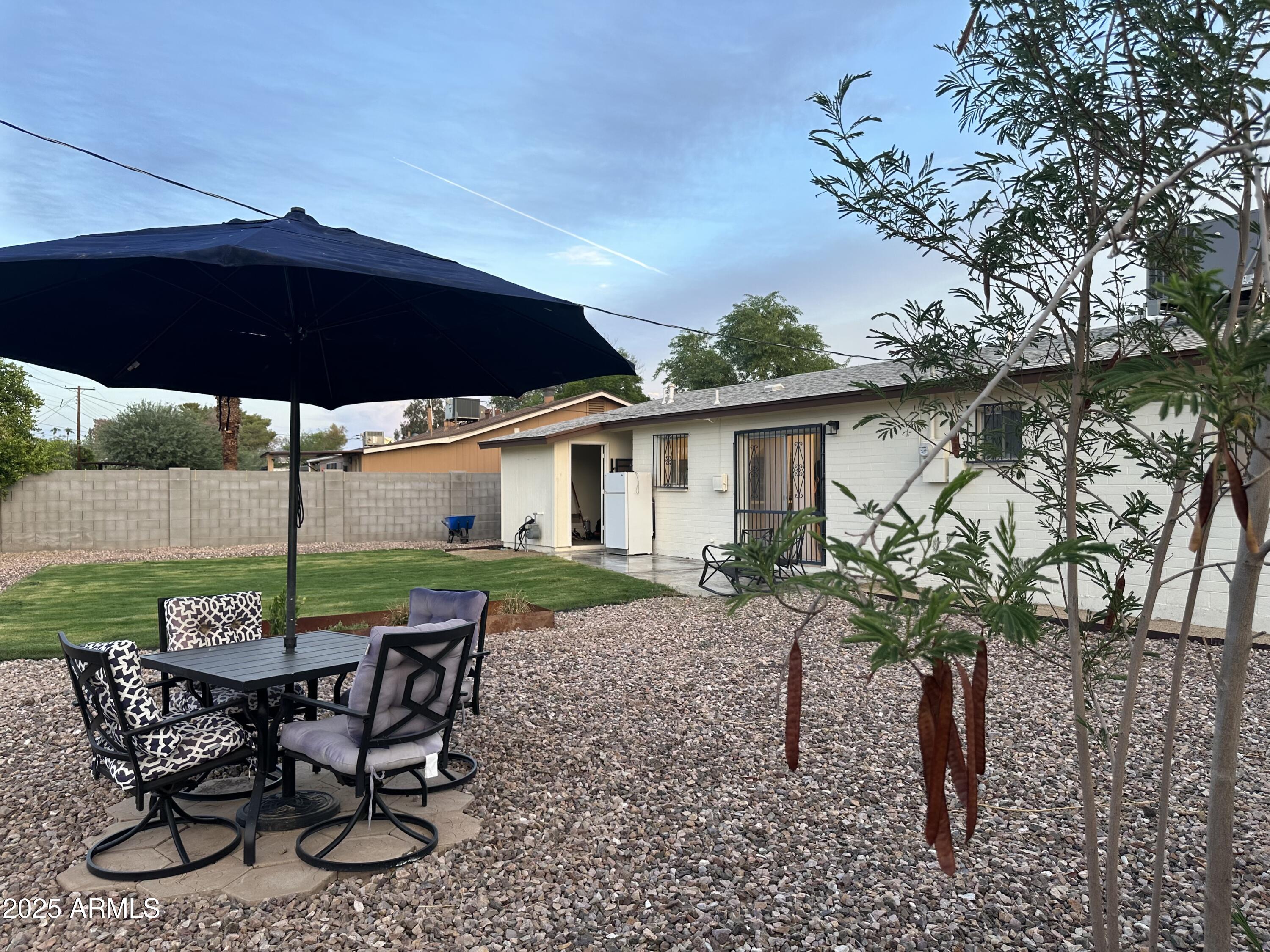 1956 E PALMCROFT Drive