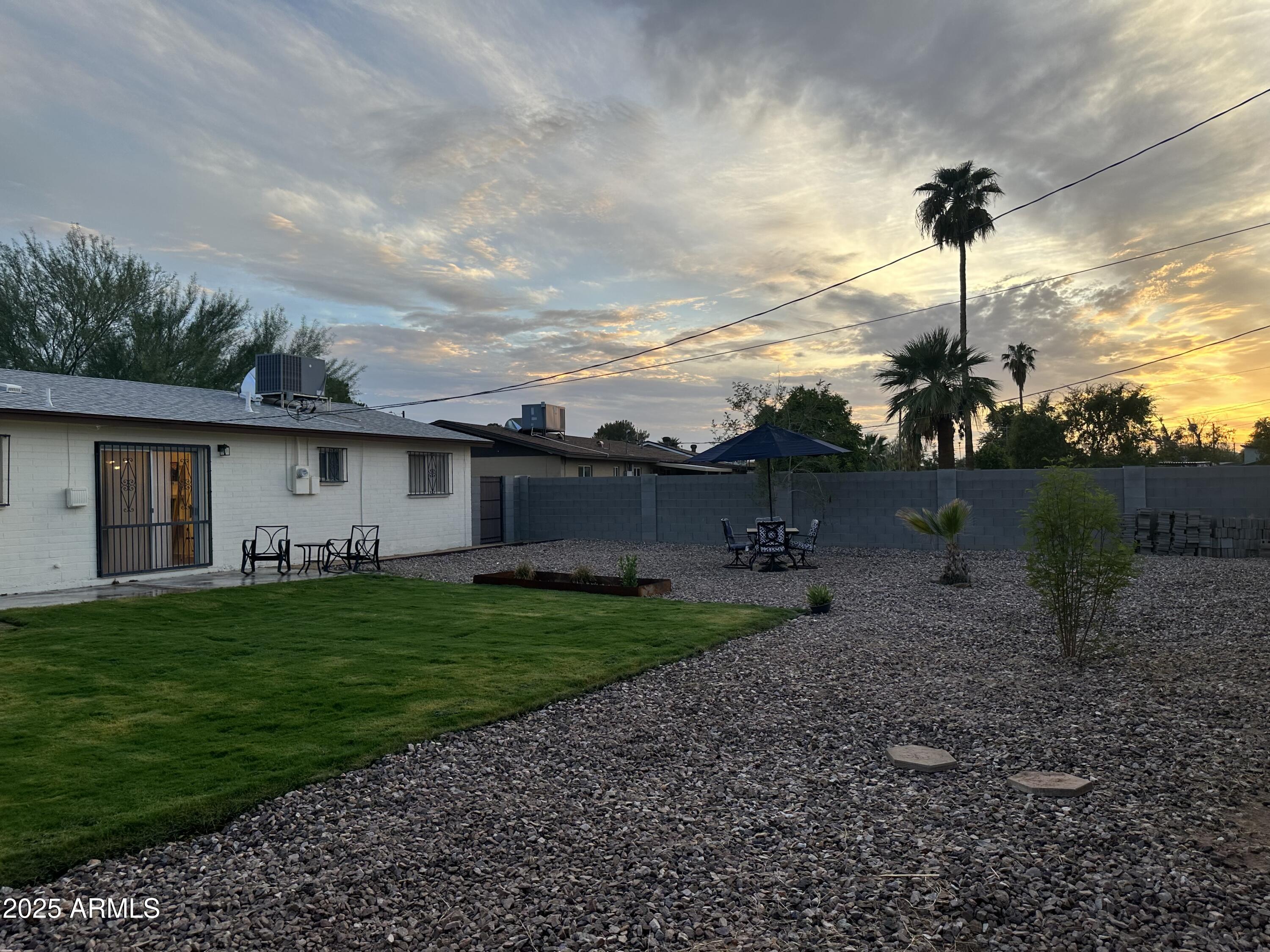 1956 E PALMCROFT Drive