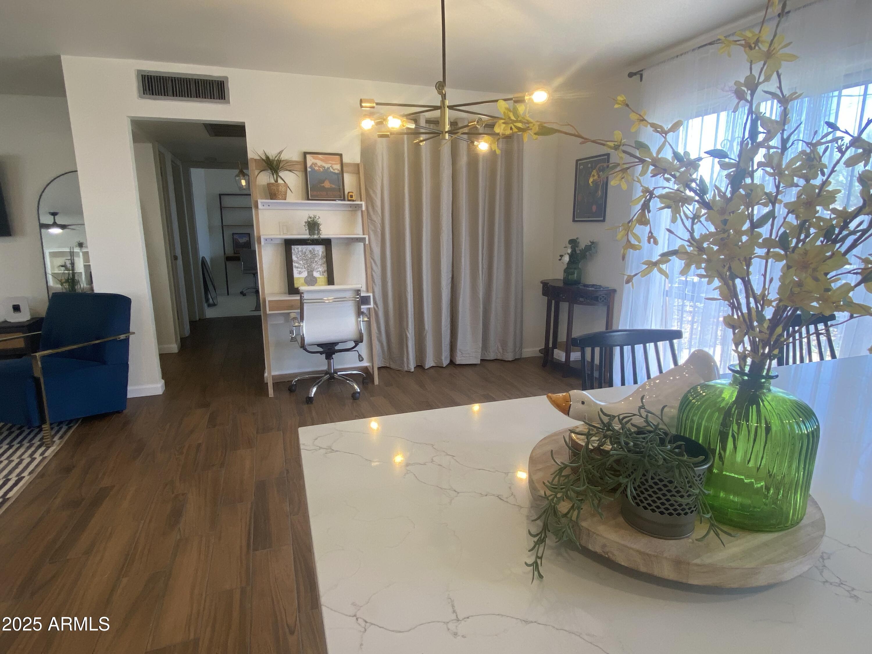 1956 E PALMCROFT Drive