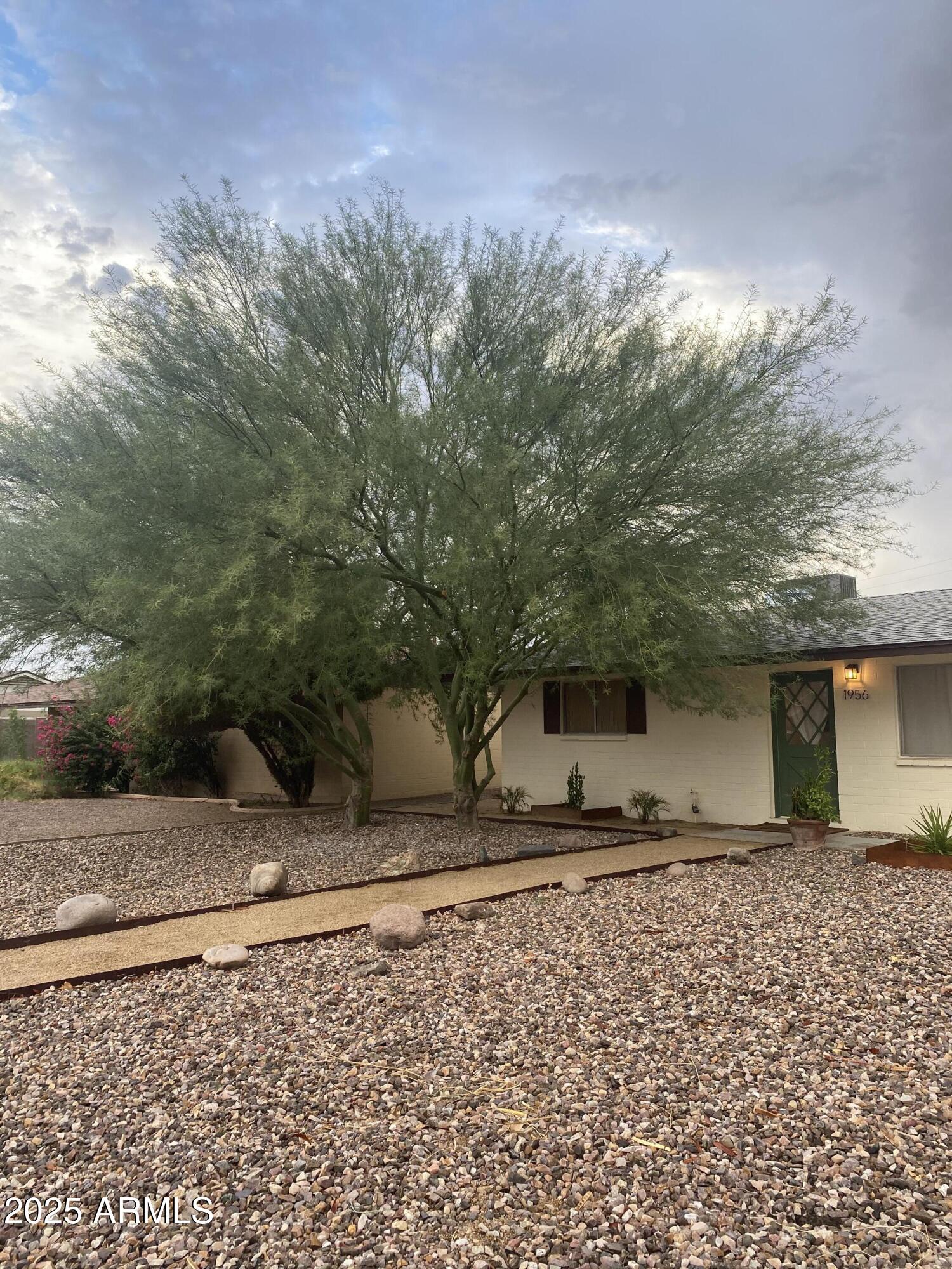 1956 E PALMCROFT Drive