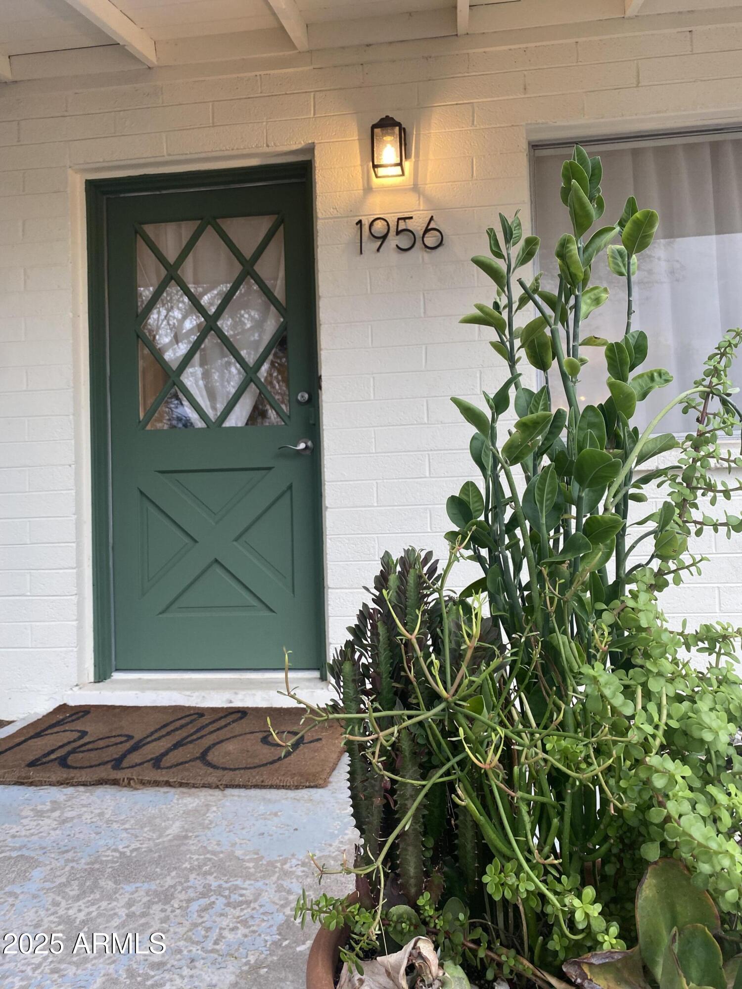 1956 E PALMCROFT Drive