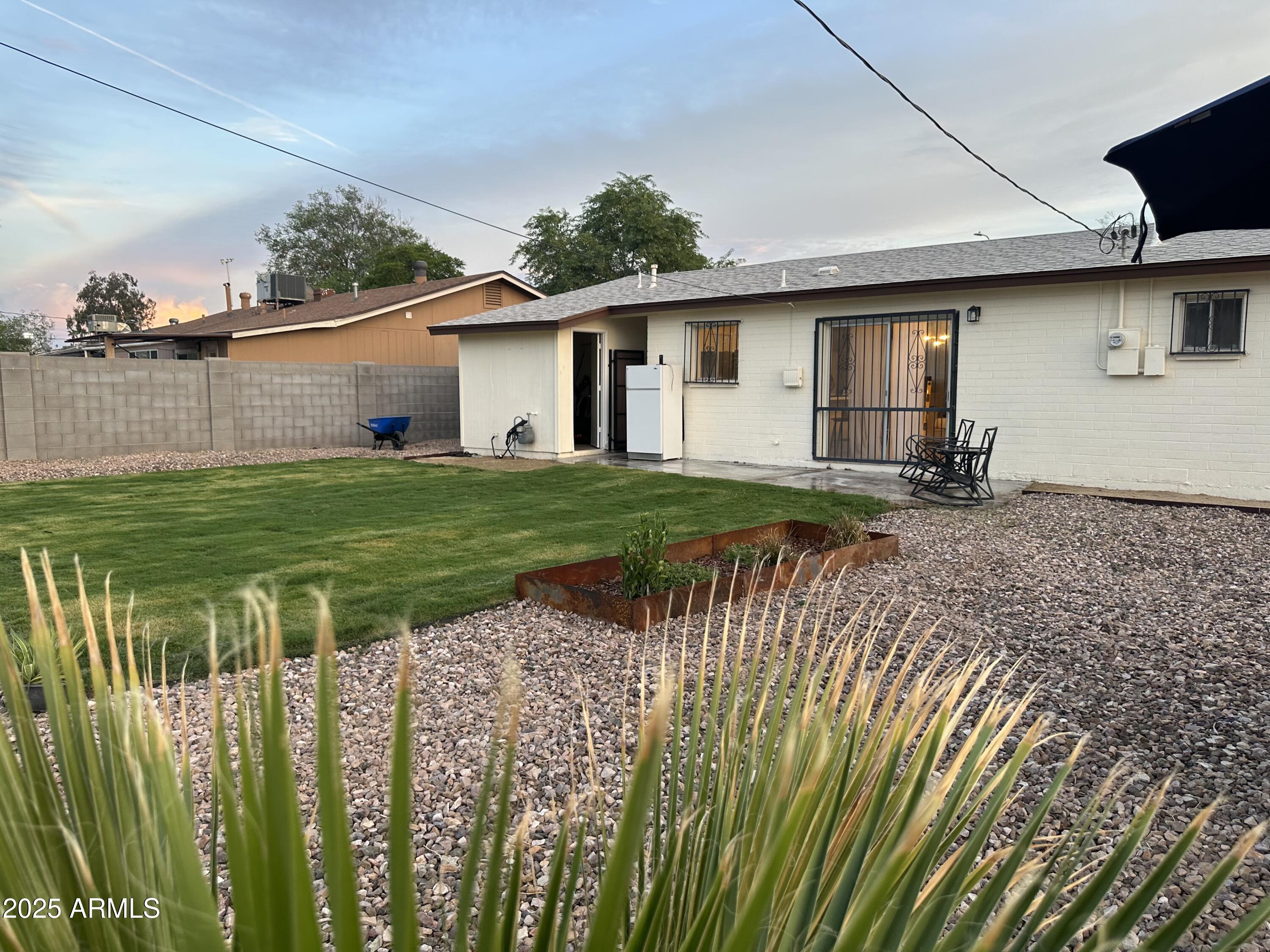 1956 E PALMCROFT Drive