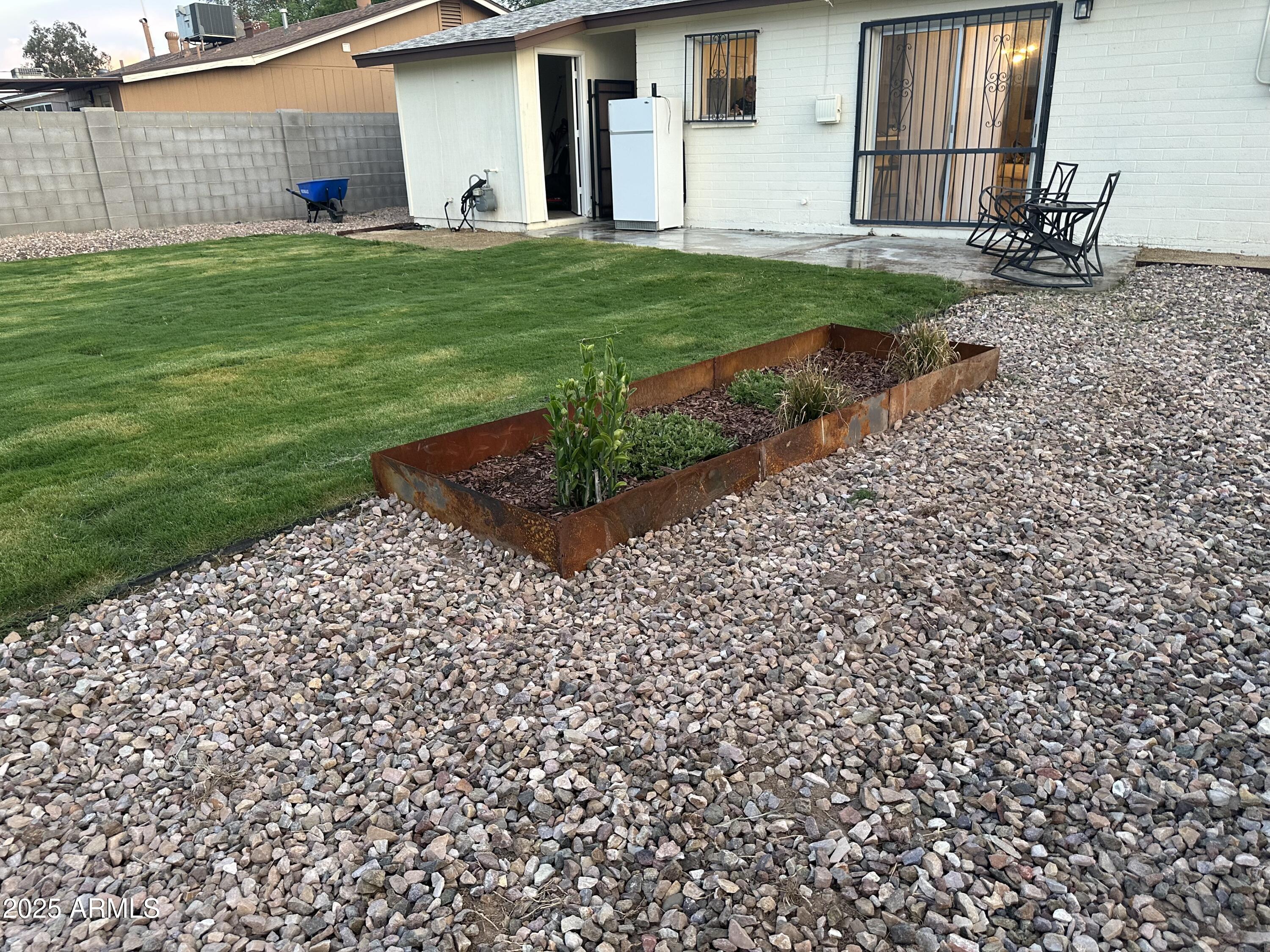 1956 E PALMCROFT Drive