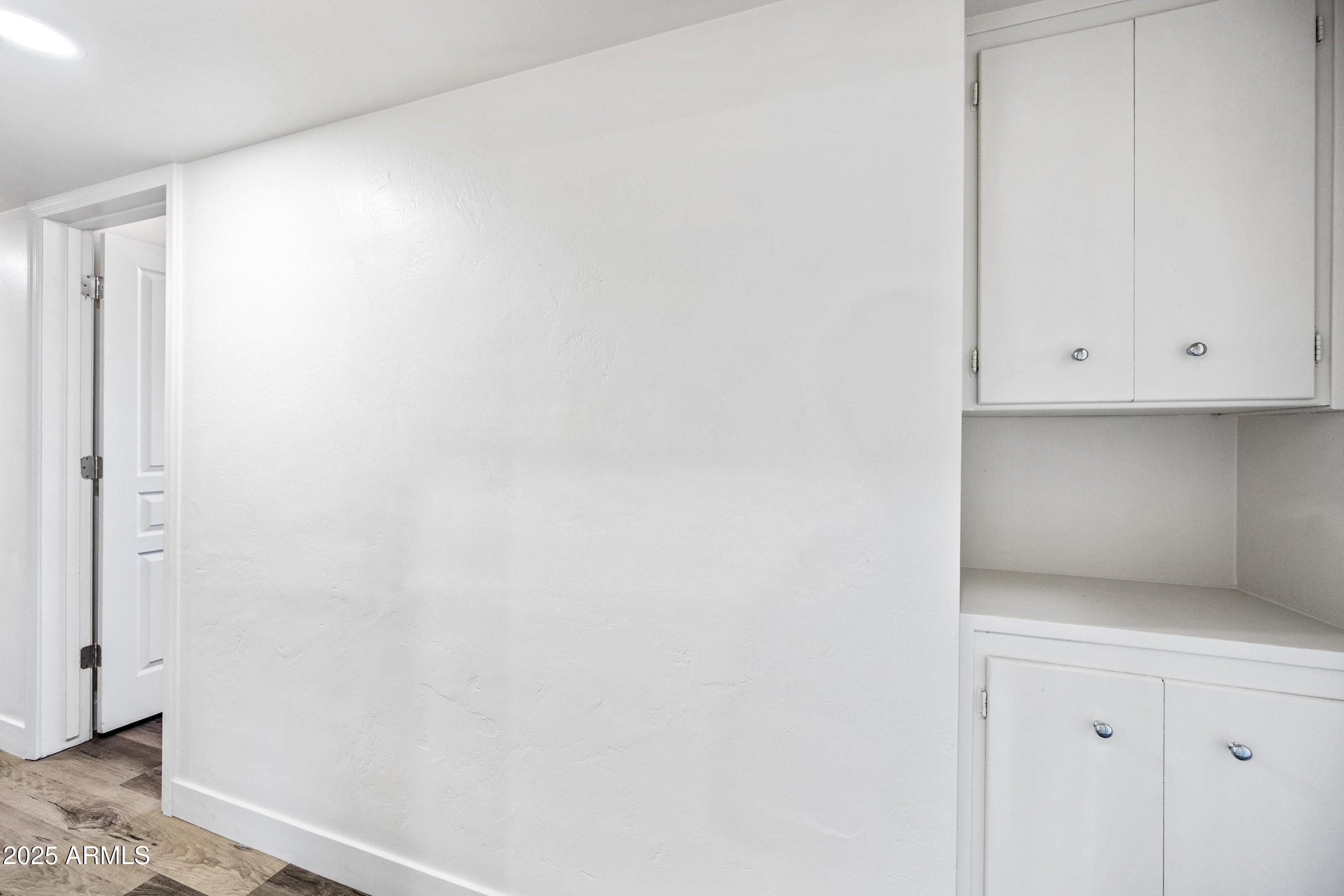 2035 W CLAREMONT Street