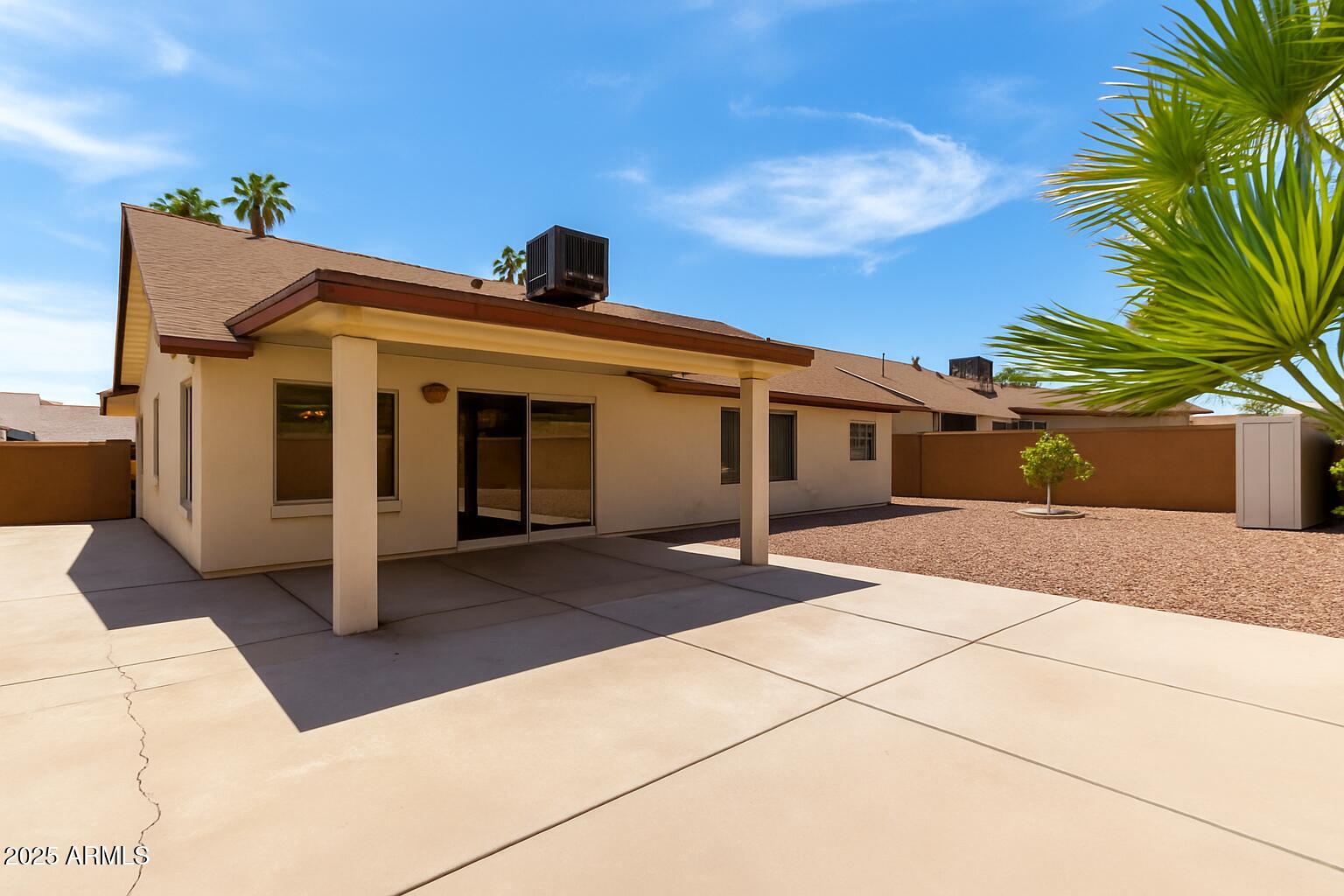 10110 W PASADENA Avenue