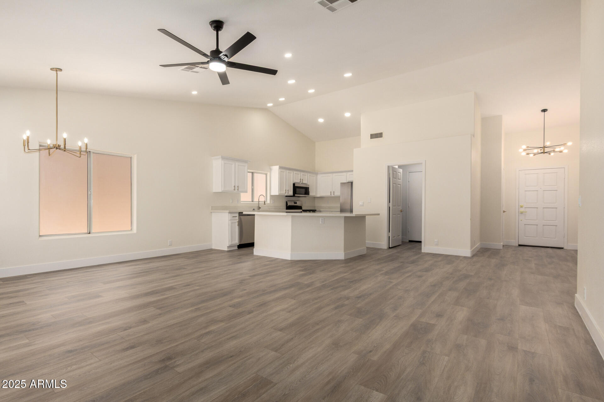 10110 W PASADENA Avenue