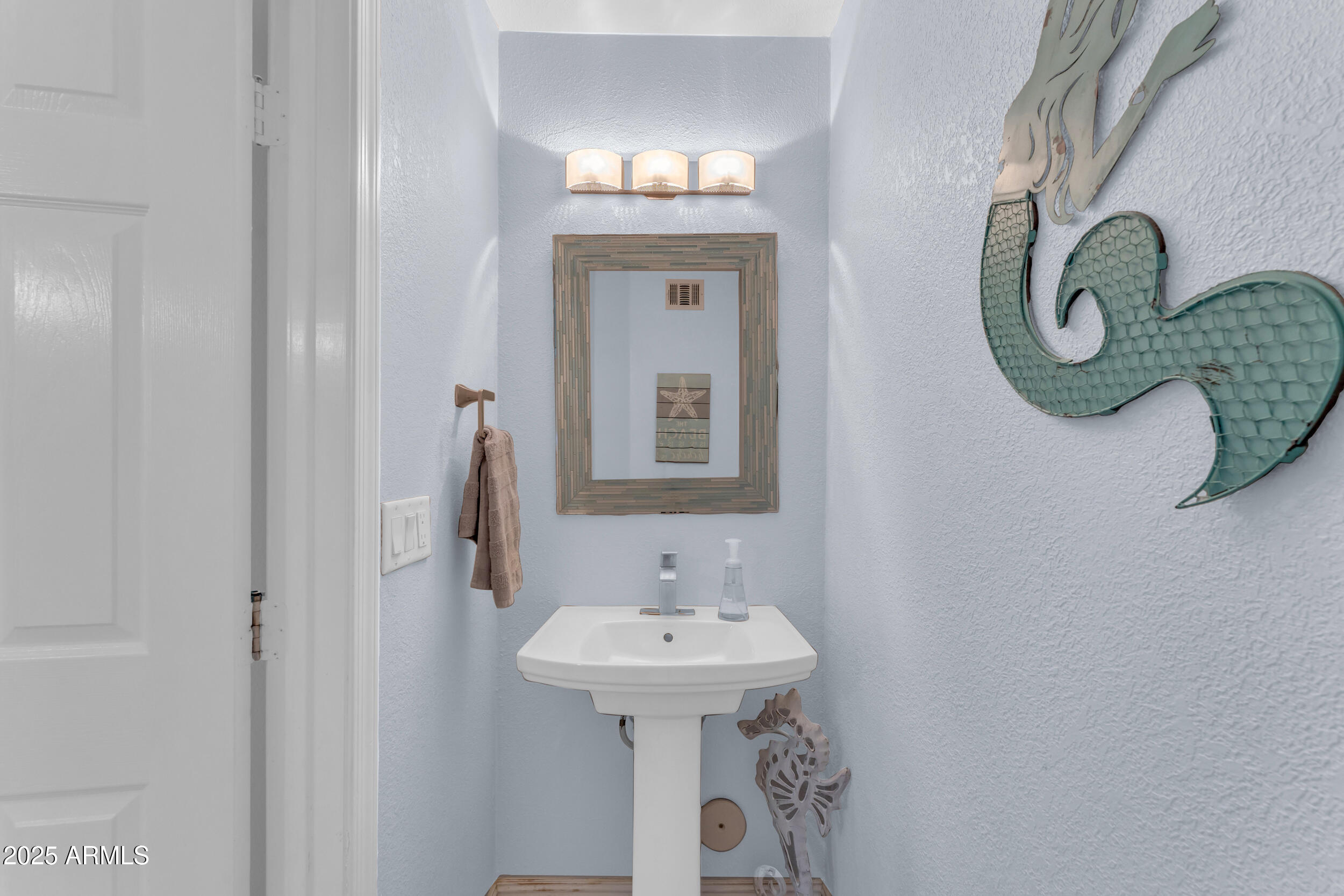 2450 E CATHEDRAL ROCK Drive