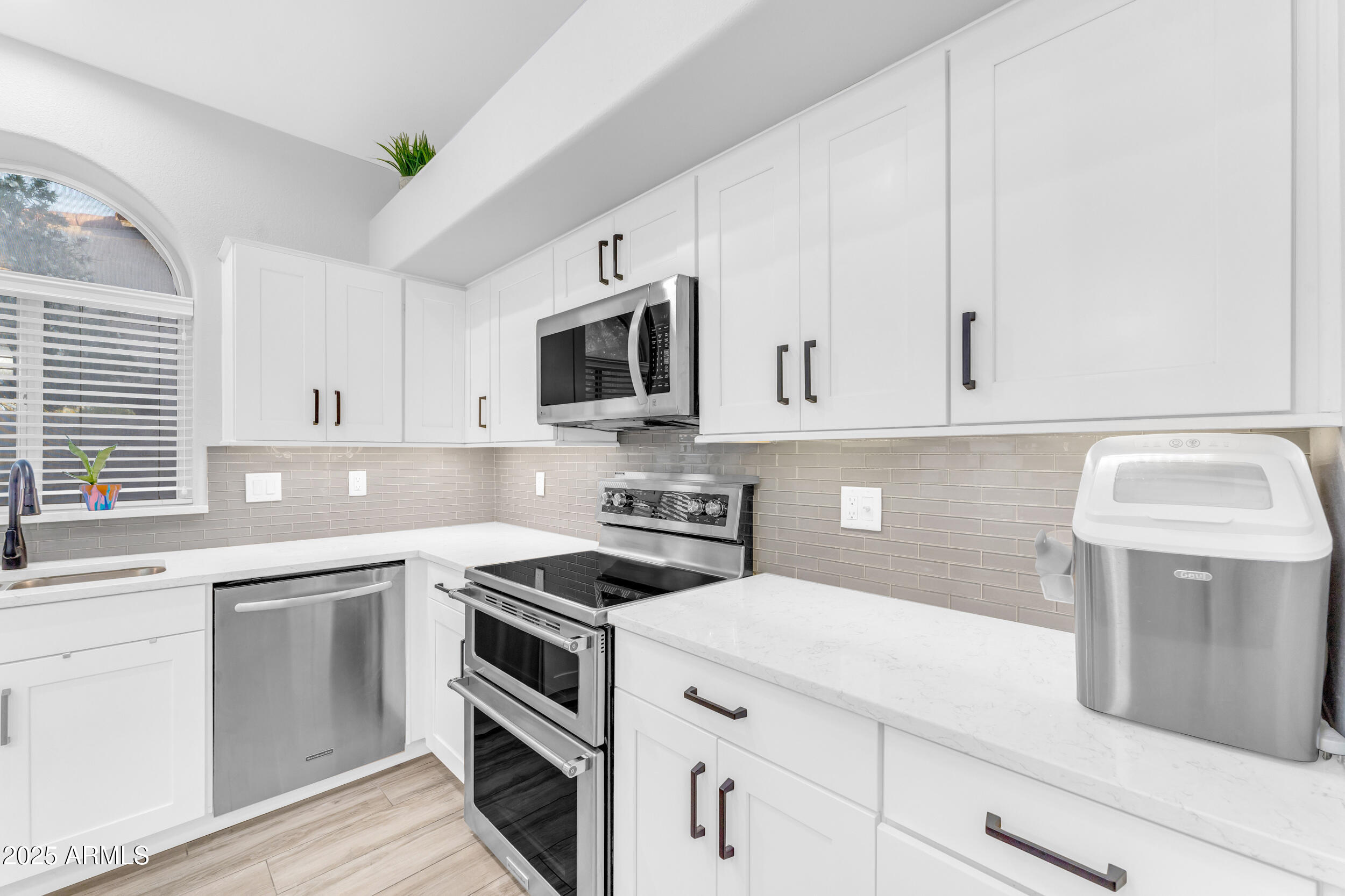 2450 E CATHEDRAL ROCK Drive