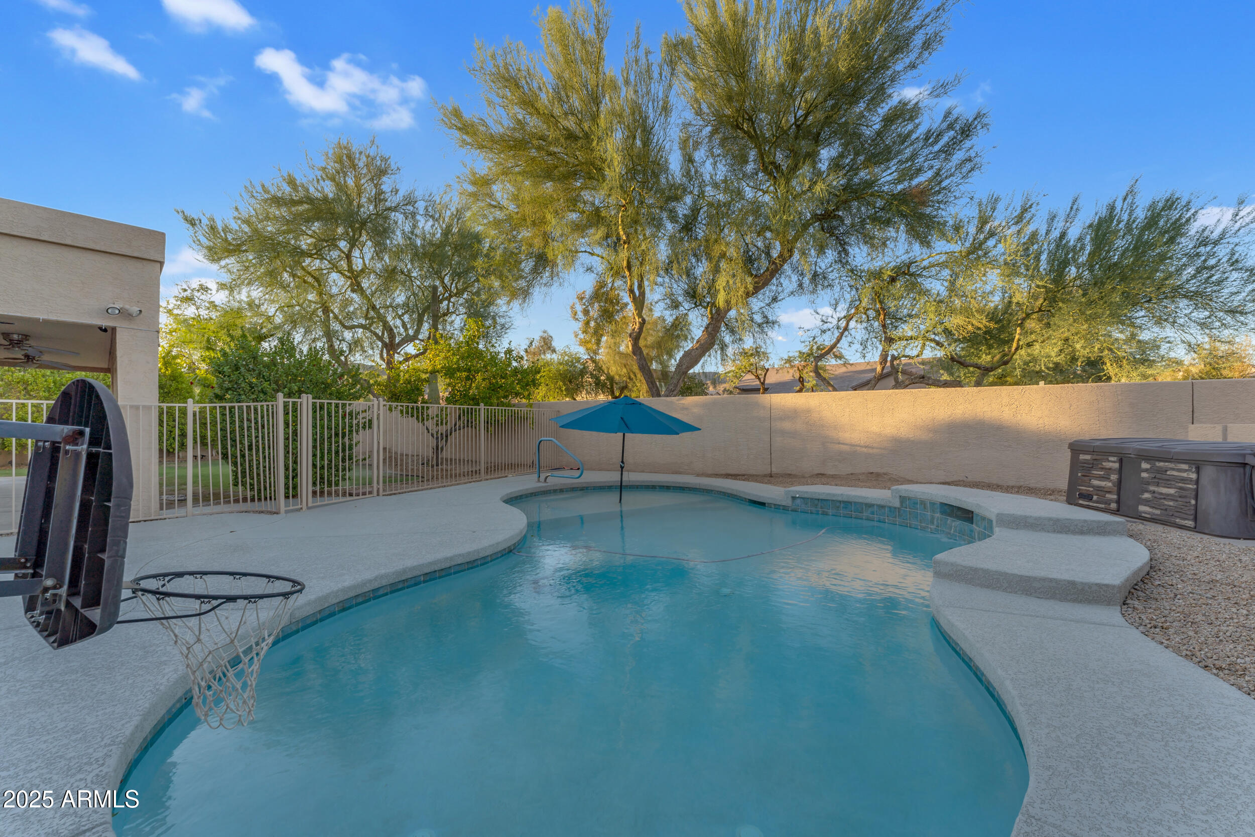 2450 E CATHEDRAL ROCK Drive