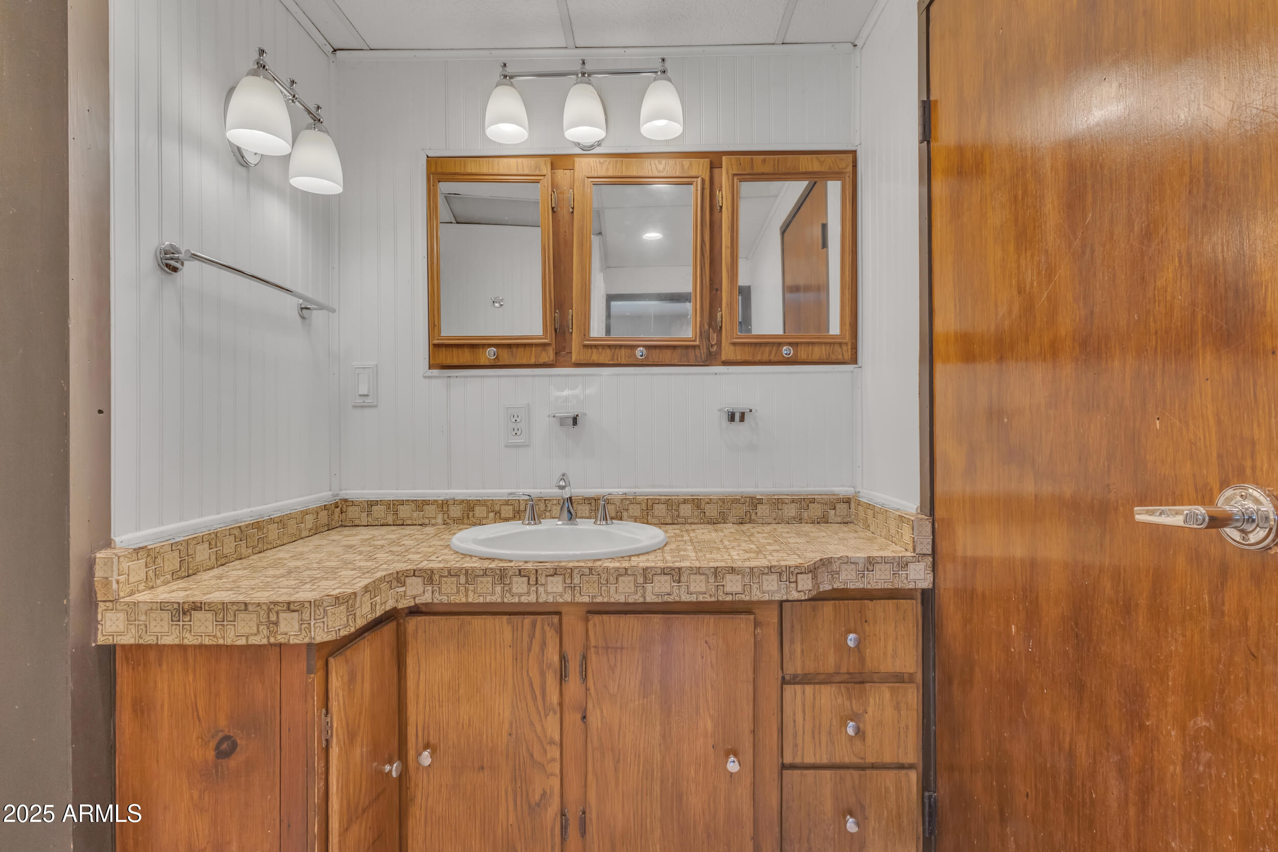 1331 E MCKINLEY Street