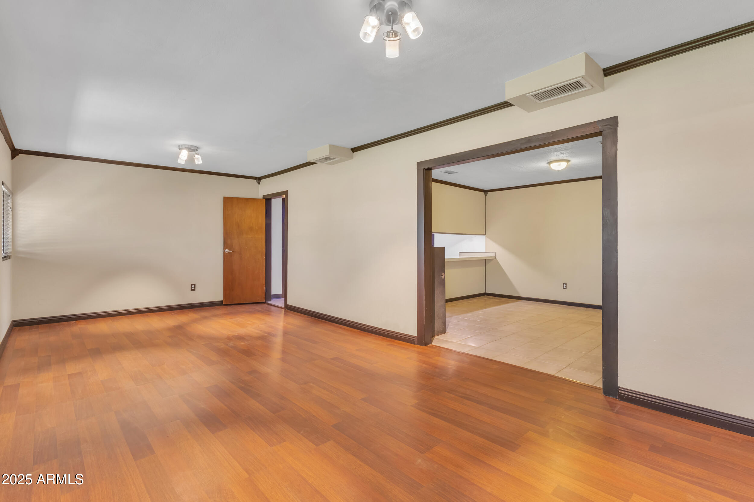 1331 E MCKINLEY Street