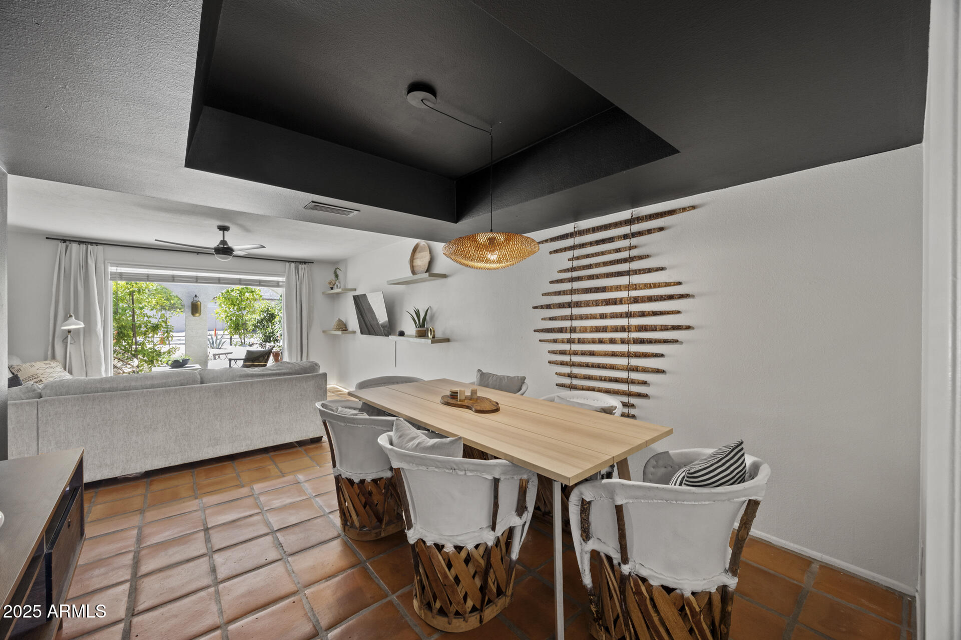 2554 E DESERT COVE Avenue