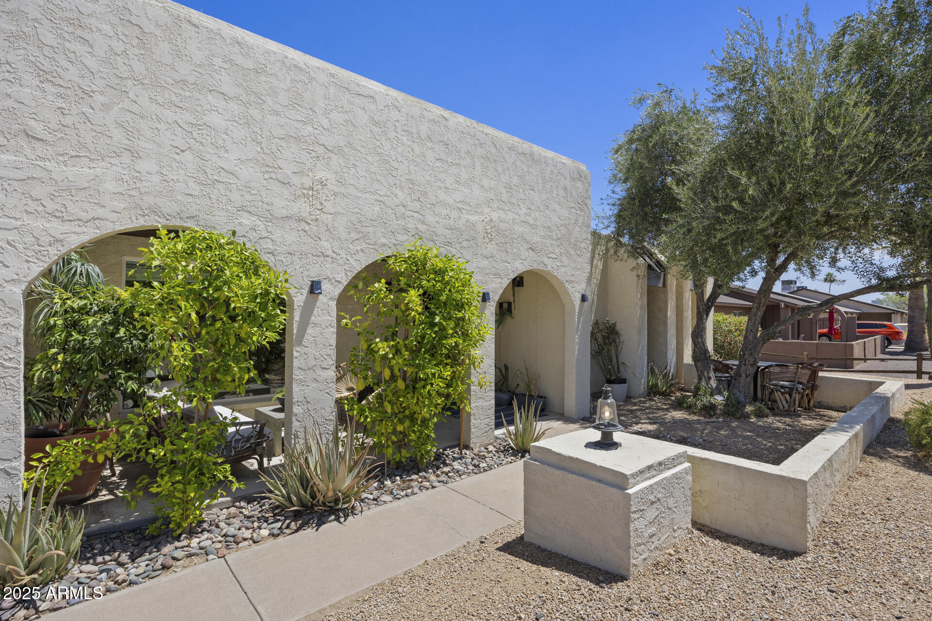 2554 E DESERT COVE Avenue