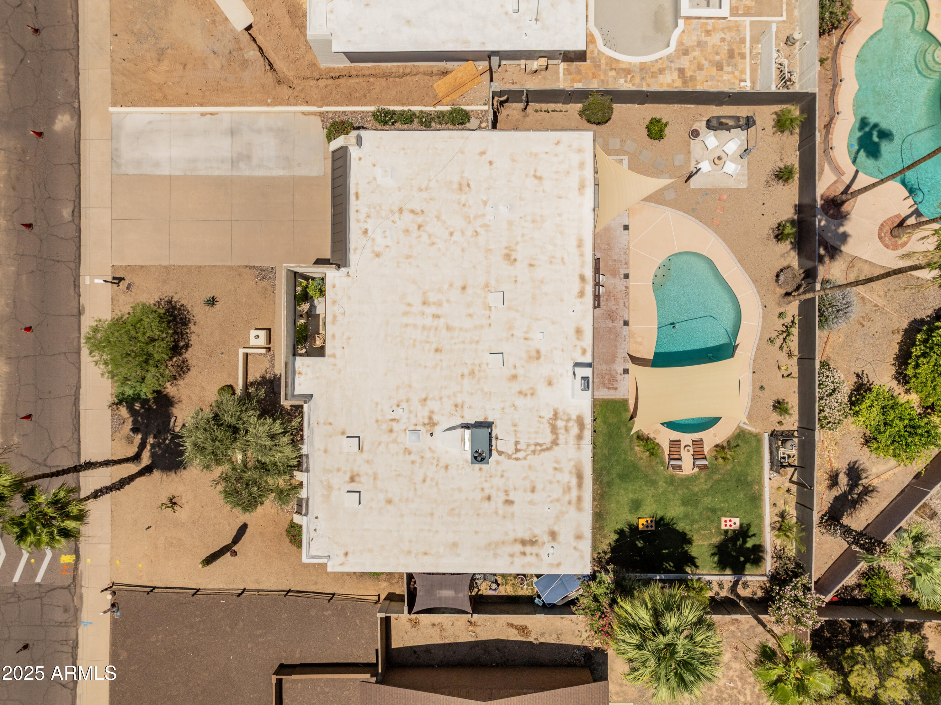 2554 E DESERT COVE Avenue