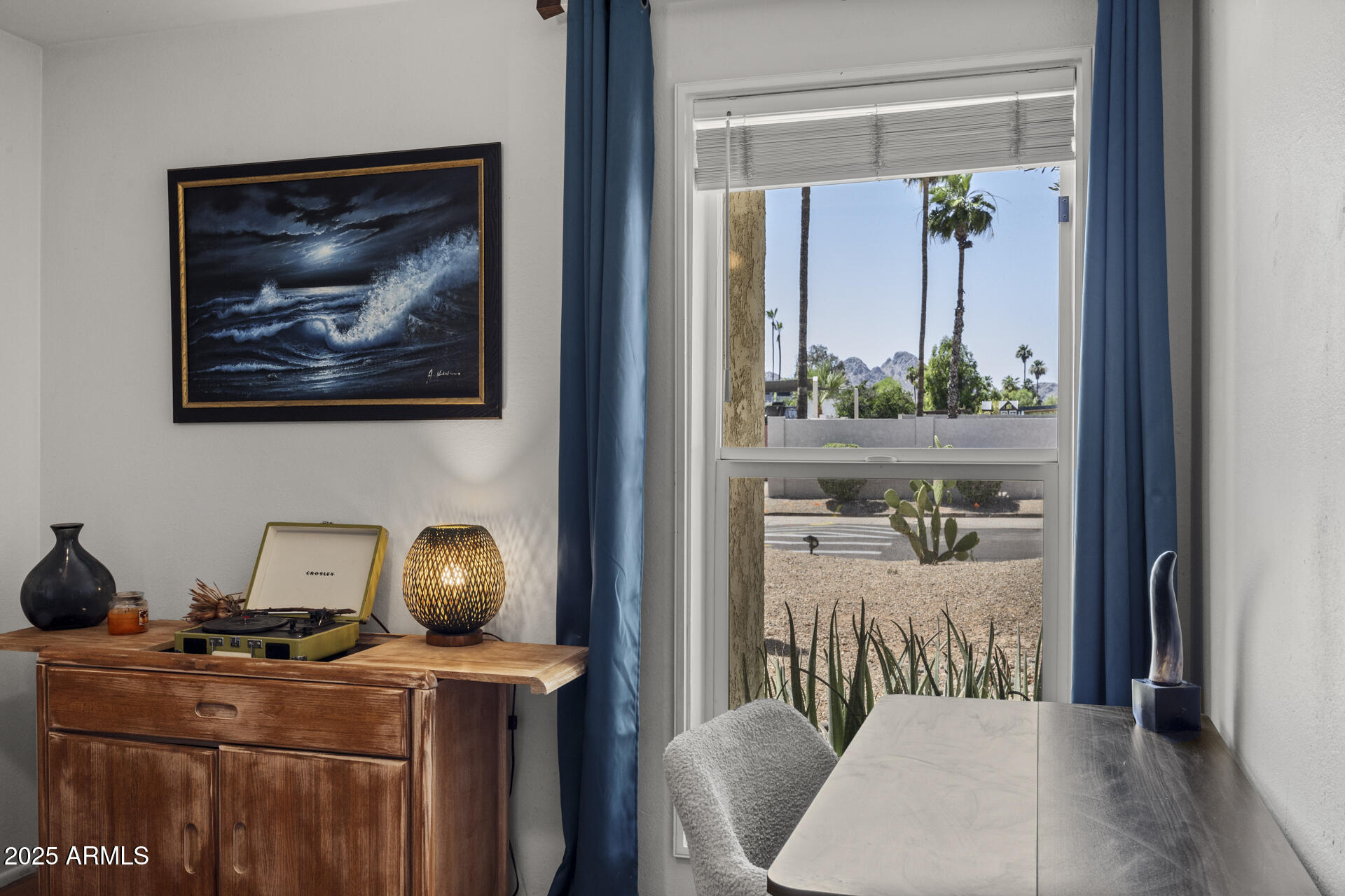 2554 E DESERT COVE Avenue