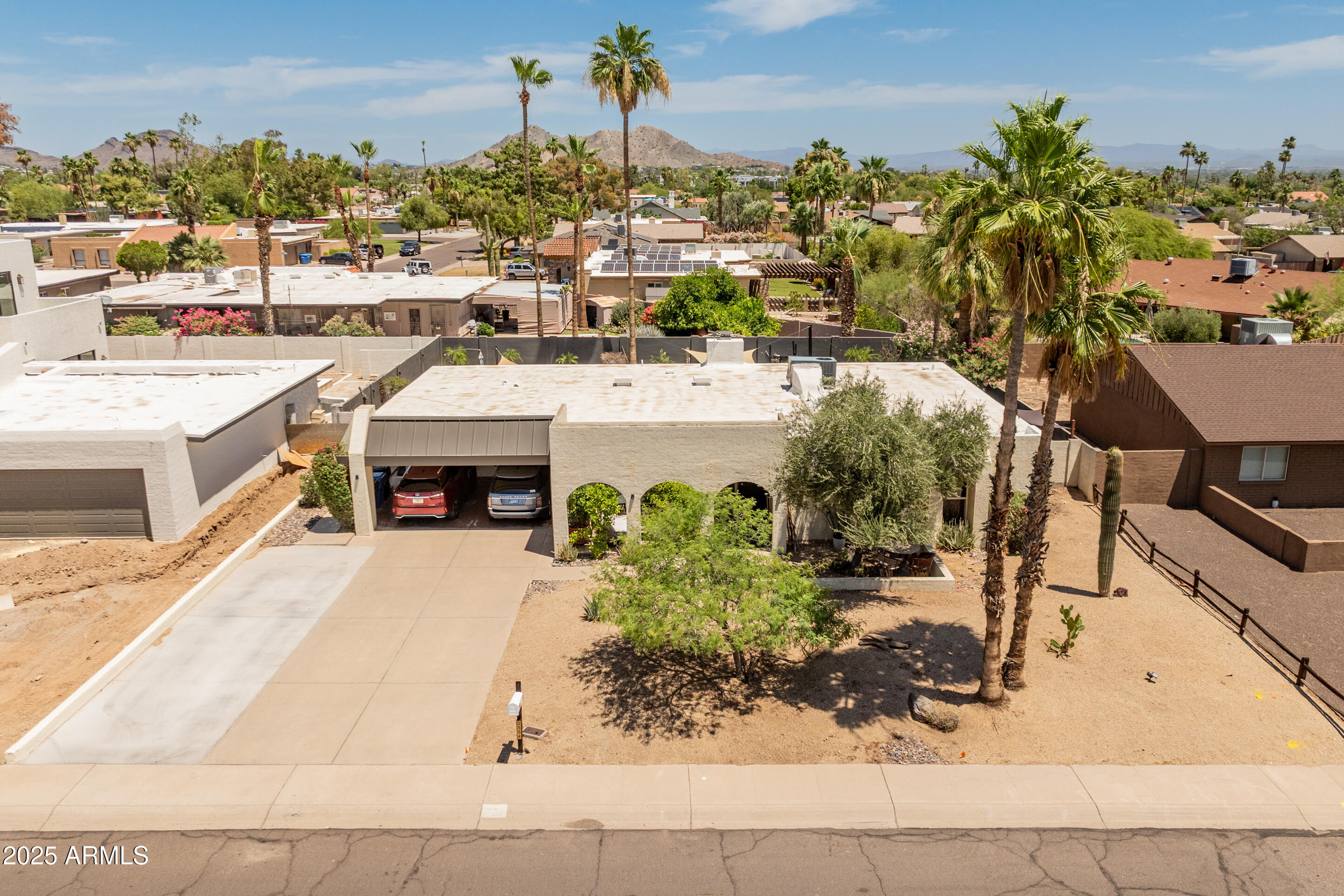 2554 E DESERT COVE Avenue