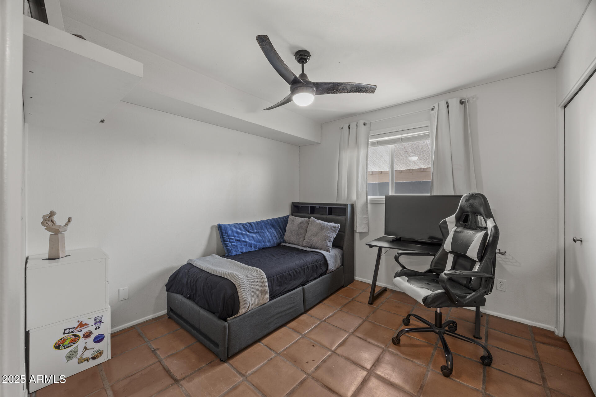 2554 E DESERT COVE Avenue