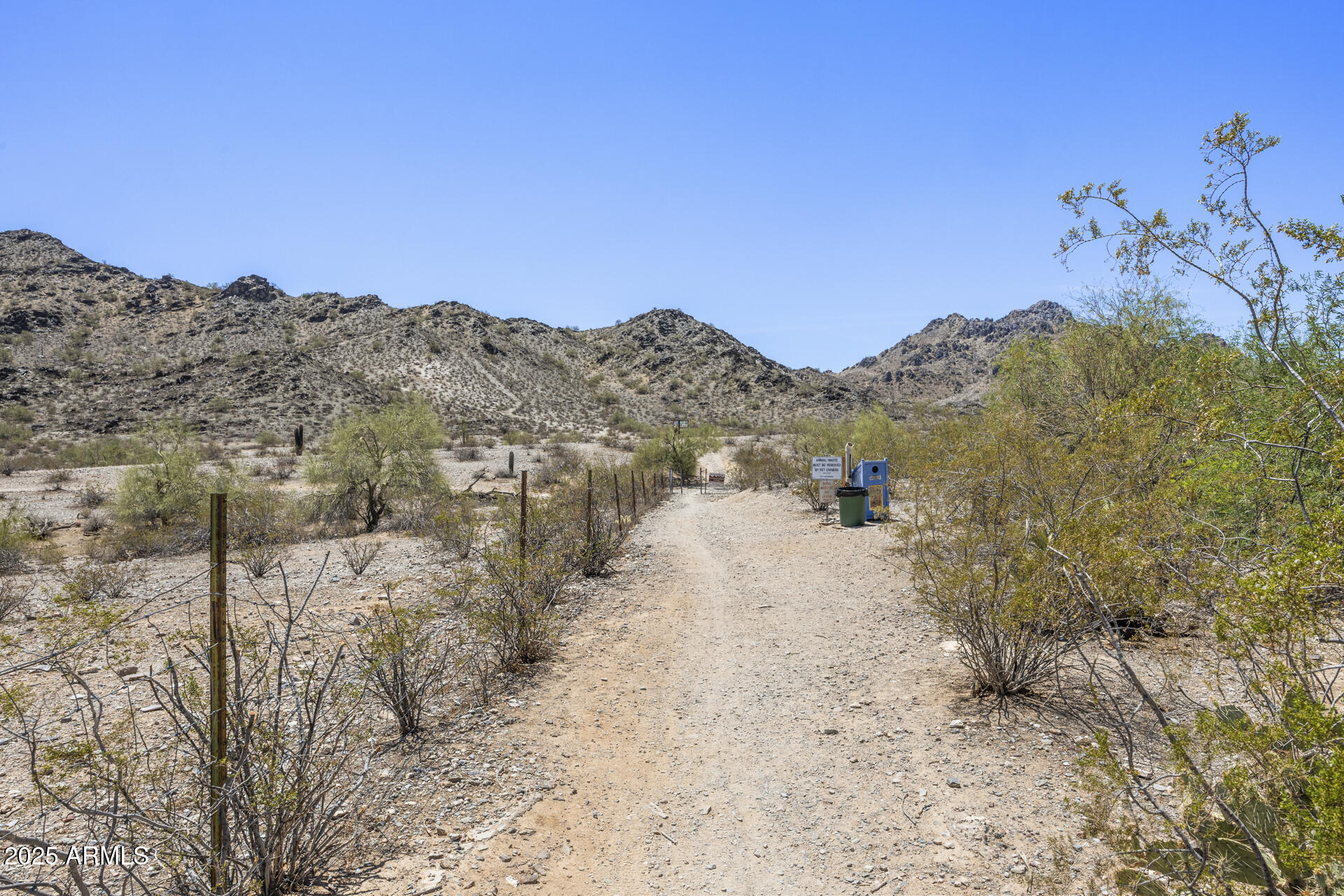 2554 E DESERT COVE Avenue