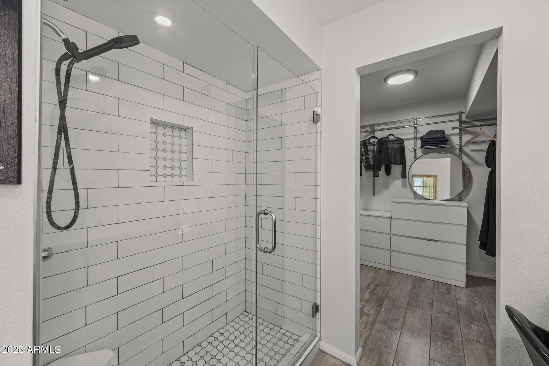 2554 E DESERT COVE Avenue