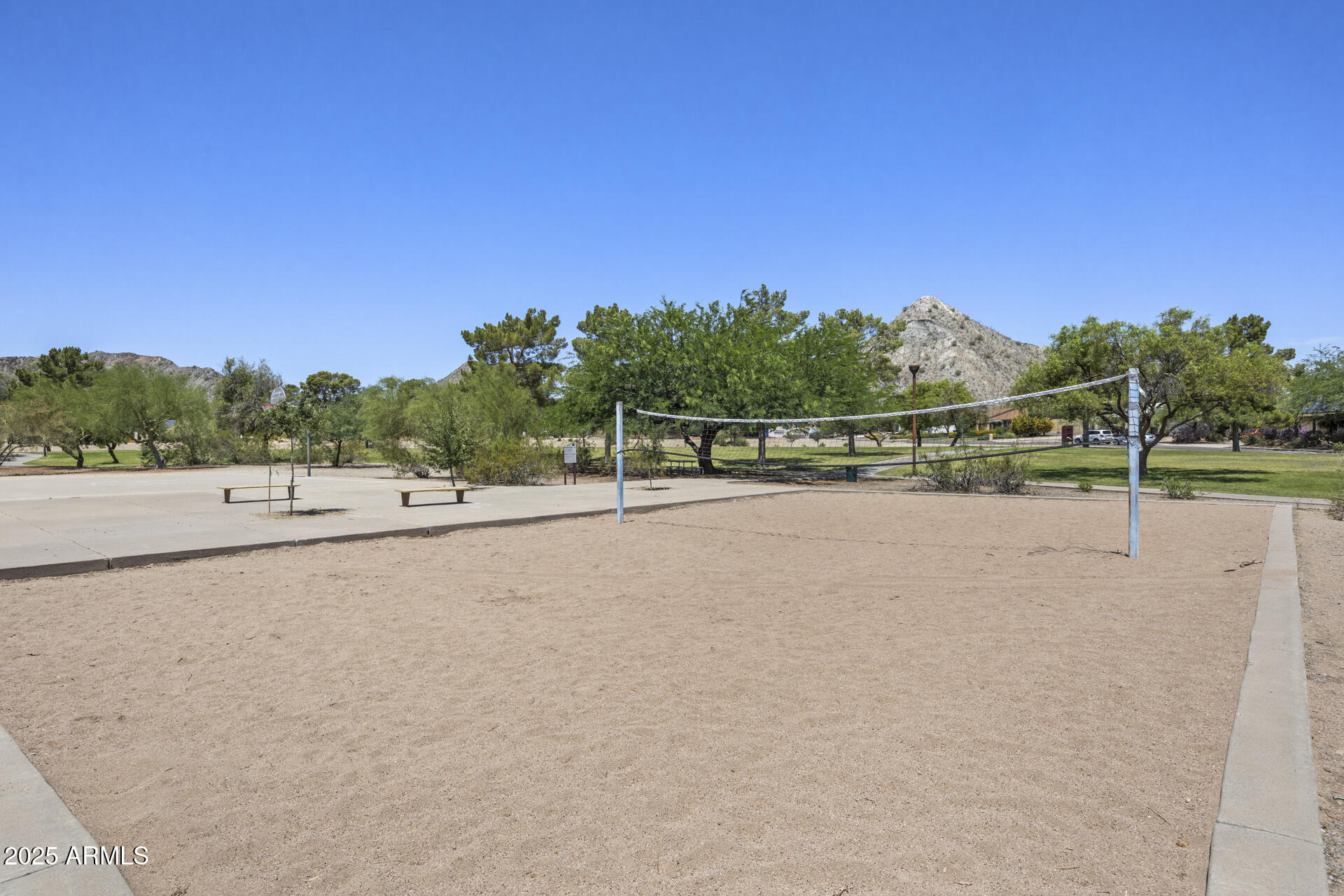 2554 E DESERT COVE Avenue