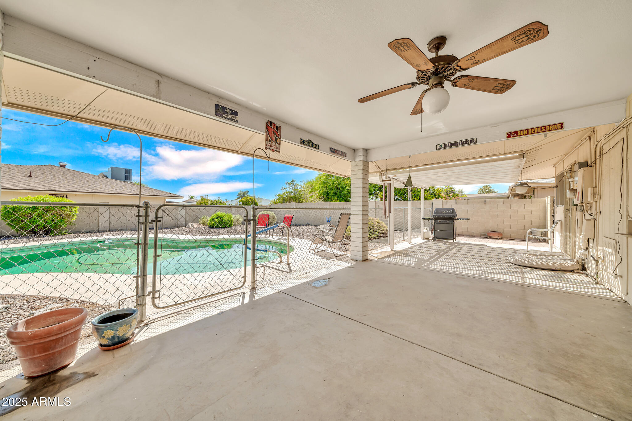 9739 W RIVIERA Drive