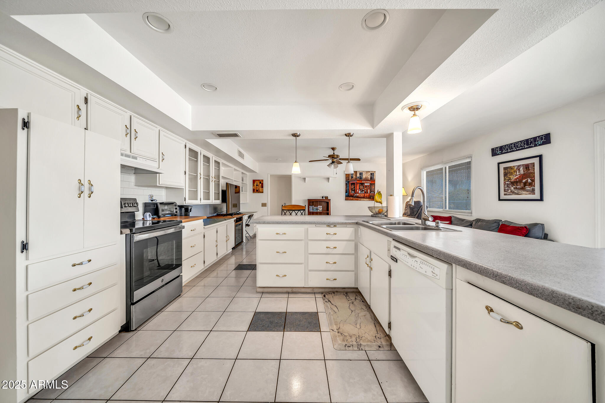 9739 W RIVIERA Drive