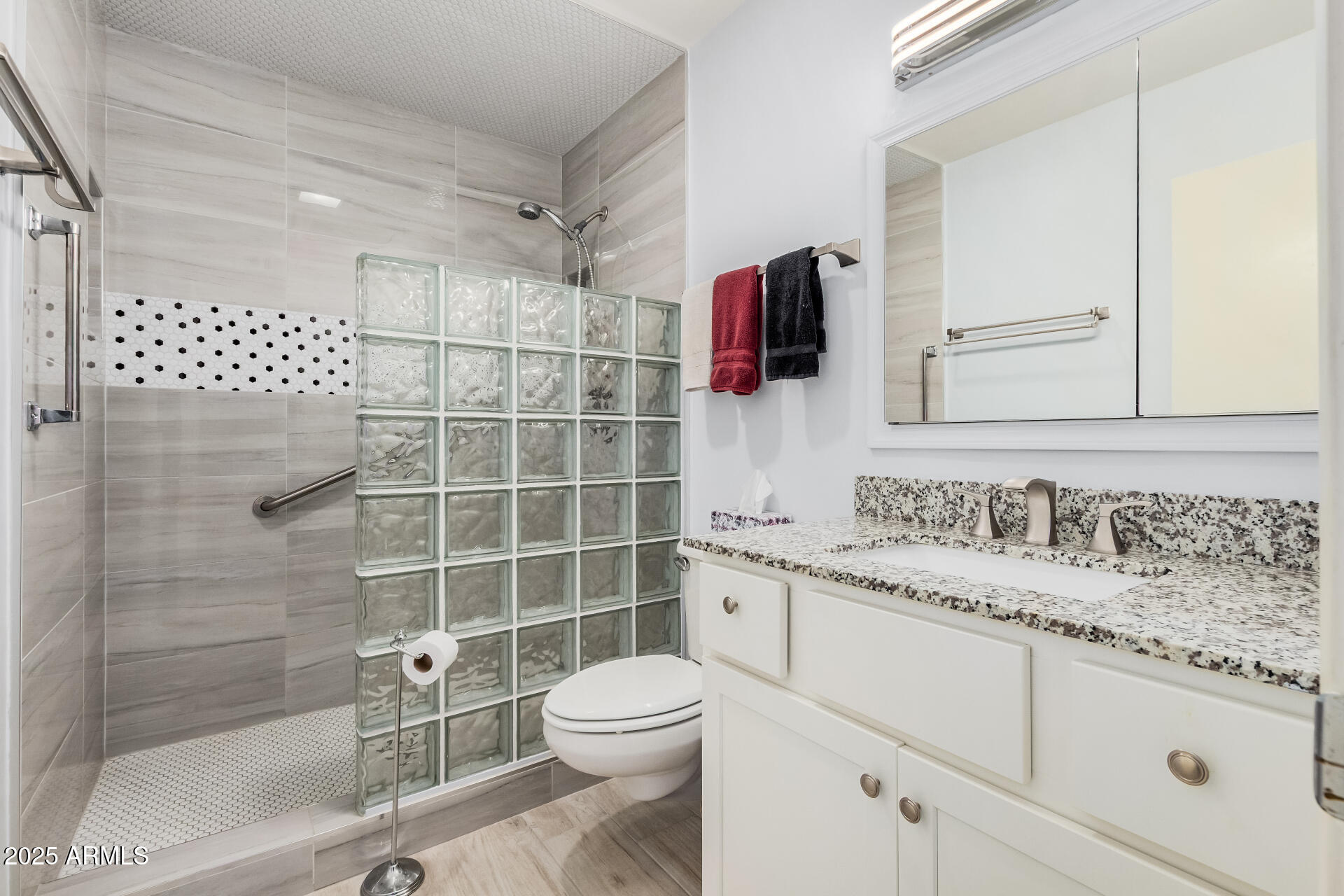 9705 W OAK RIDGE Drive