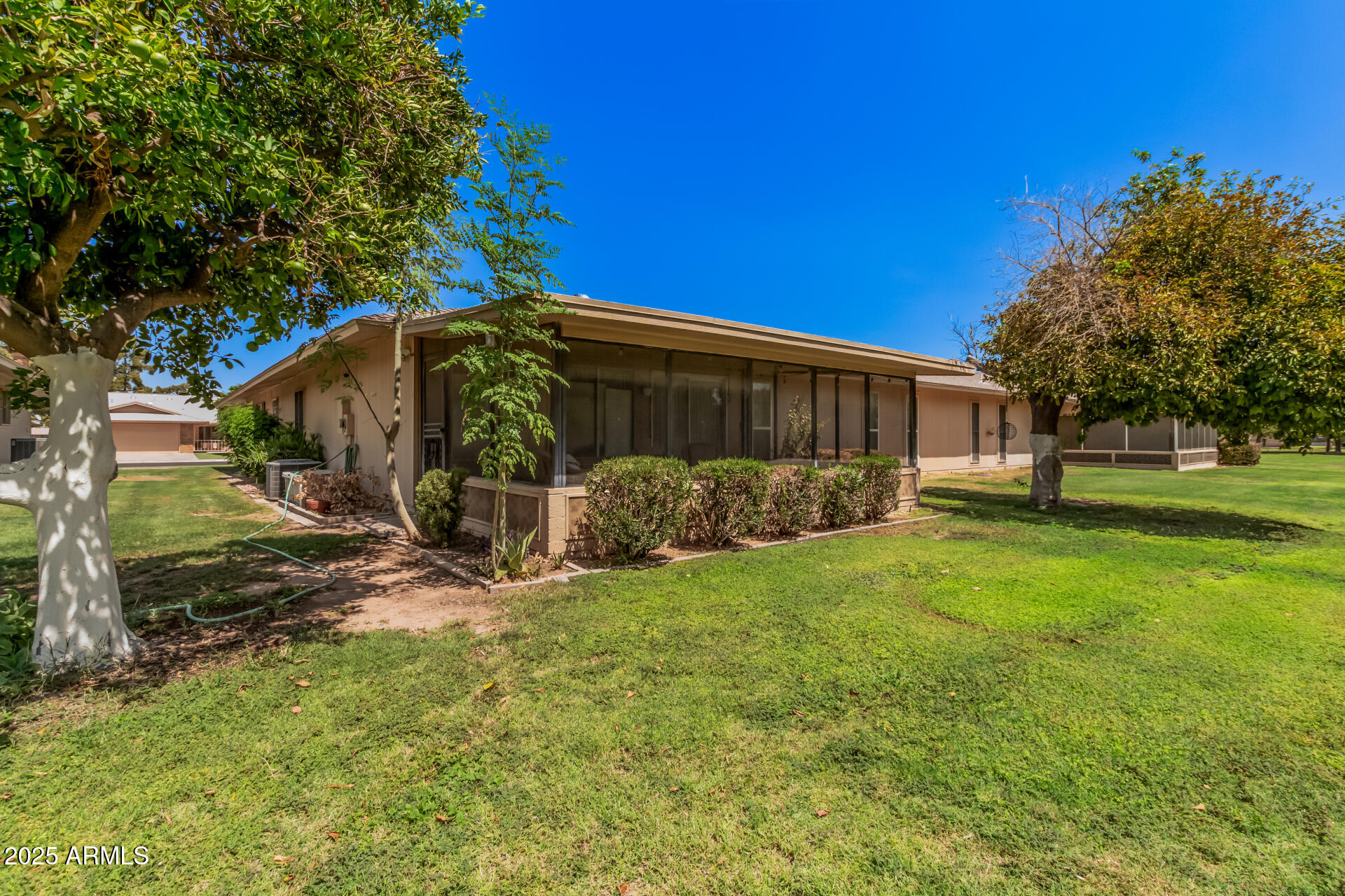 9705 W OAK RIDGE Drive