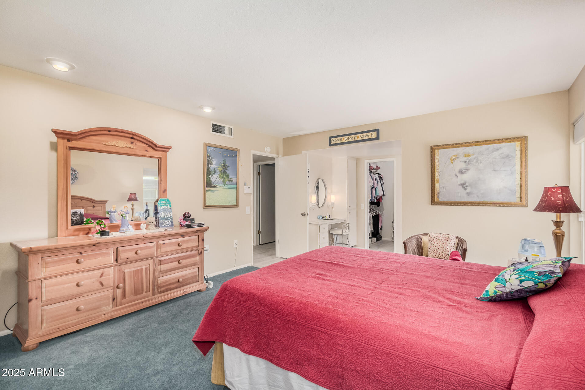 9705 W OAK RIDGE Drive