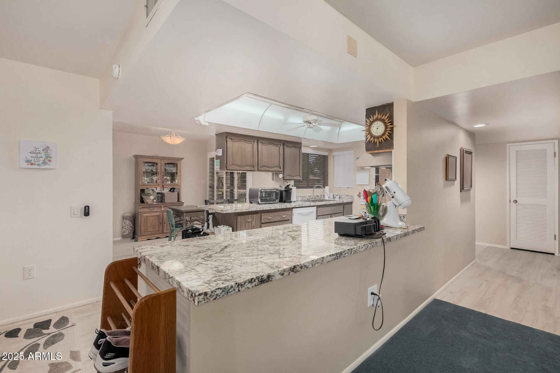 9705 W OAK RIDGE Drive