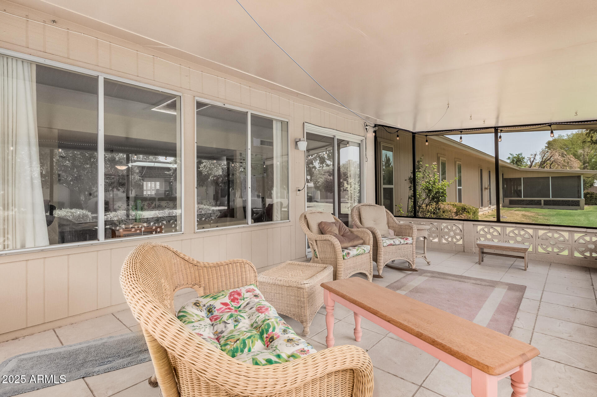 9705 W OAK RIDGE Drive