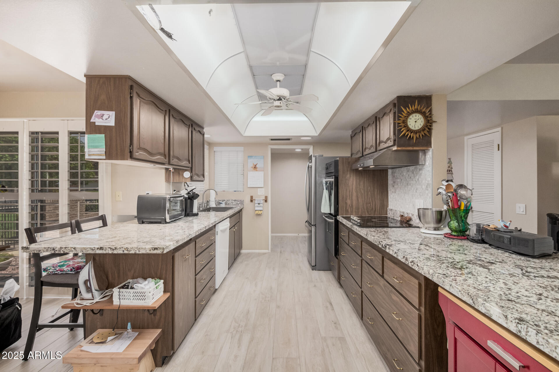 9705 W OAK RIDGE Drive