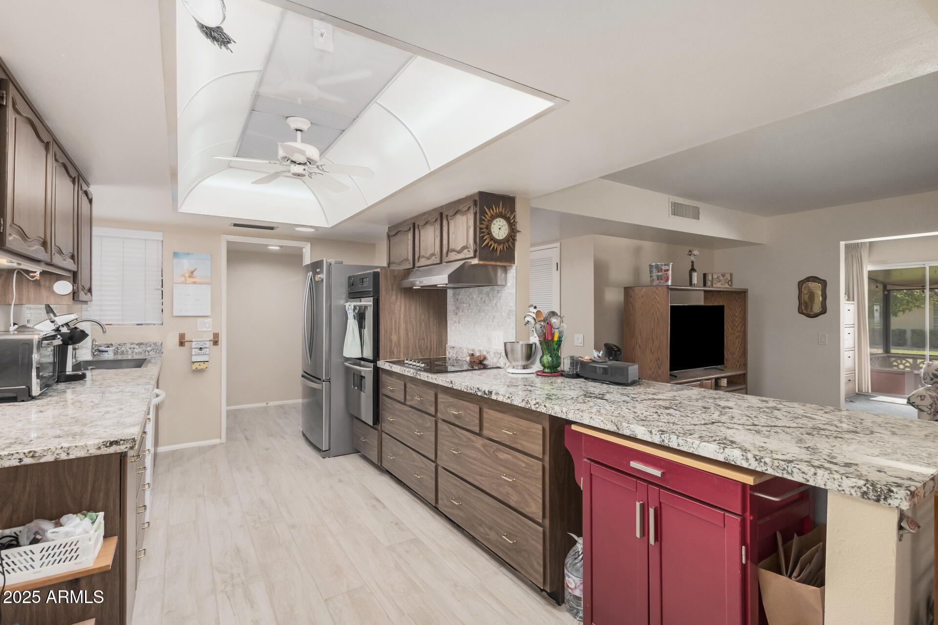 9705 W OAK RIDGE Drive