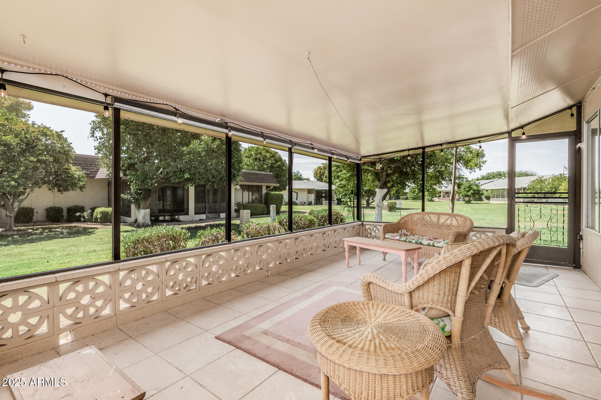 9705 W OAK RIDGE Drive