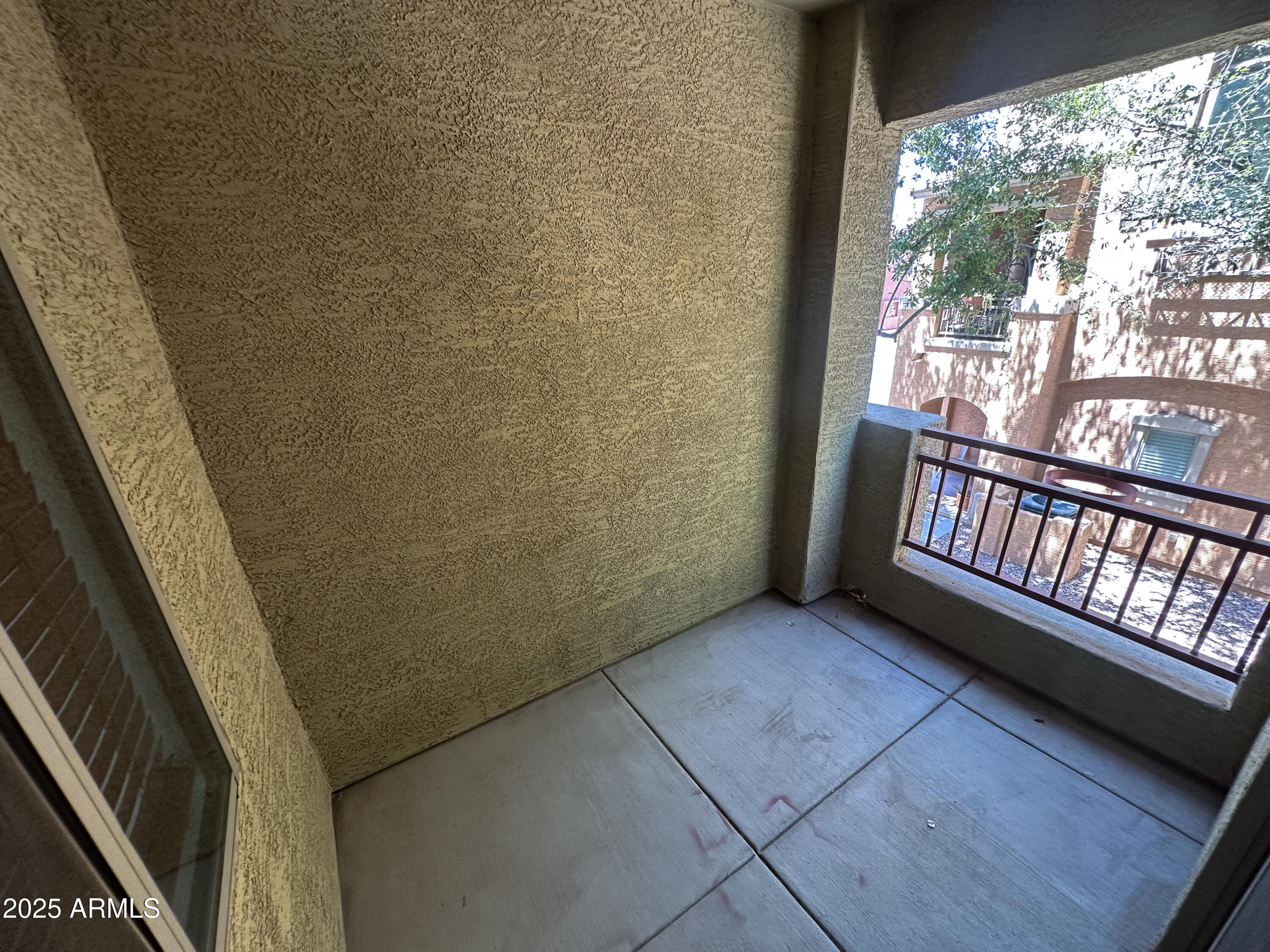 240 W JUNIPER Avenue, 1012