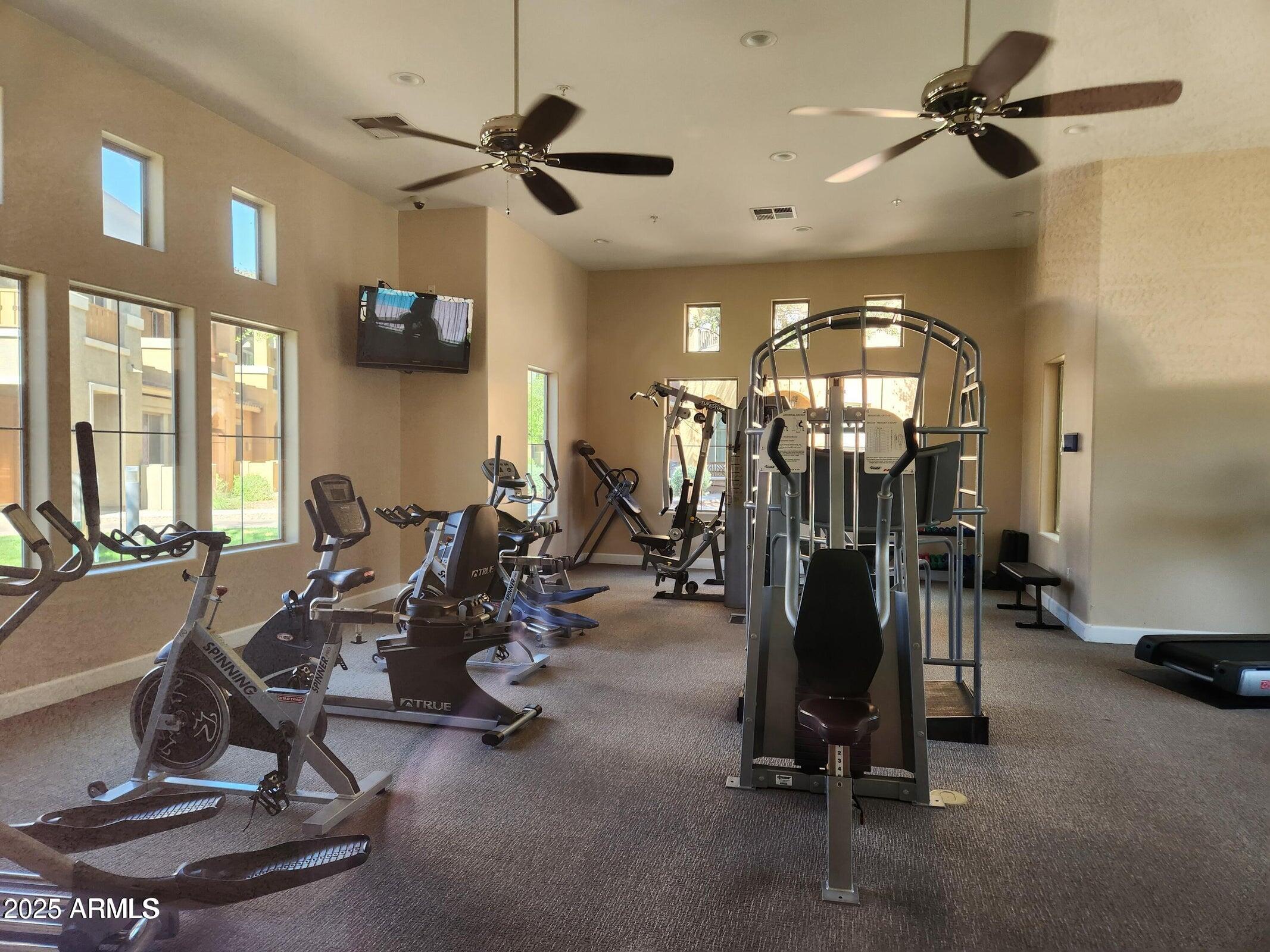 240 W JUNIPER Avenue, 1012