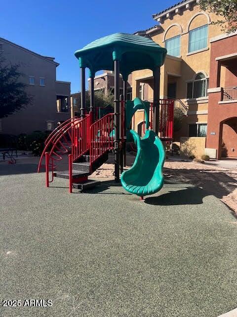 240 W JUNIPER Avenue, 1012