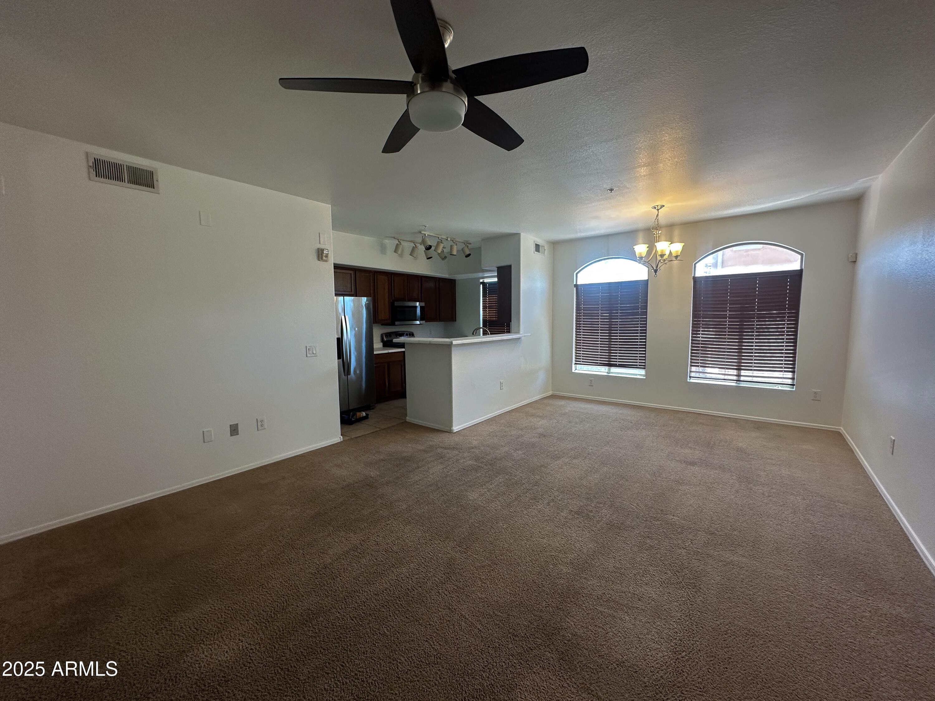 240 W JUNIPER Avenue, 1012