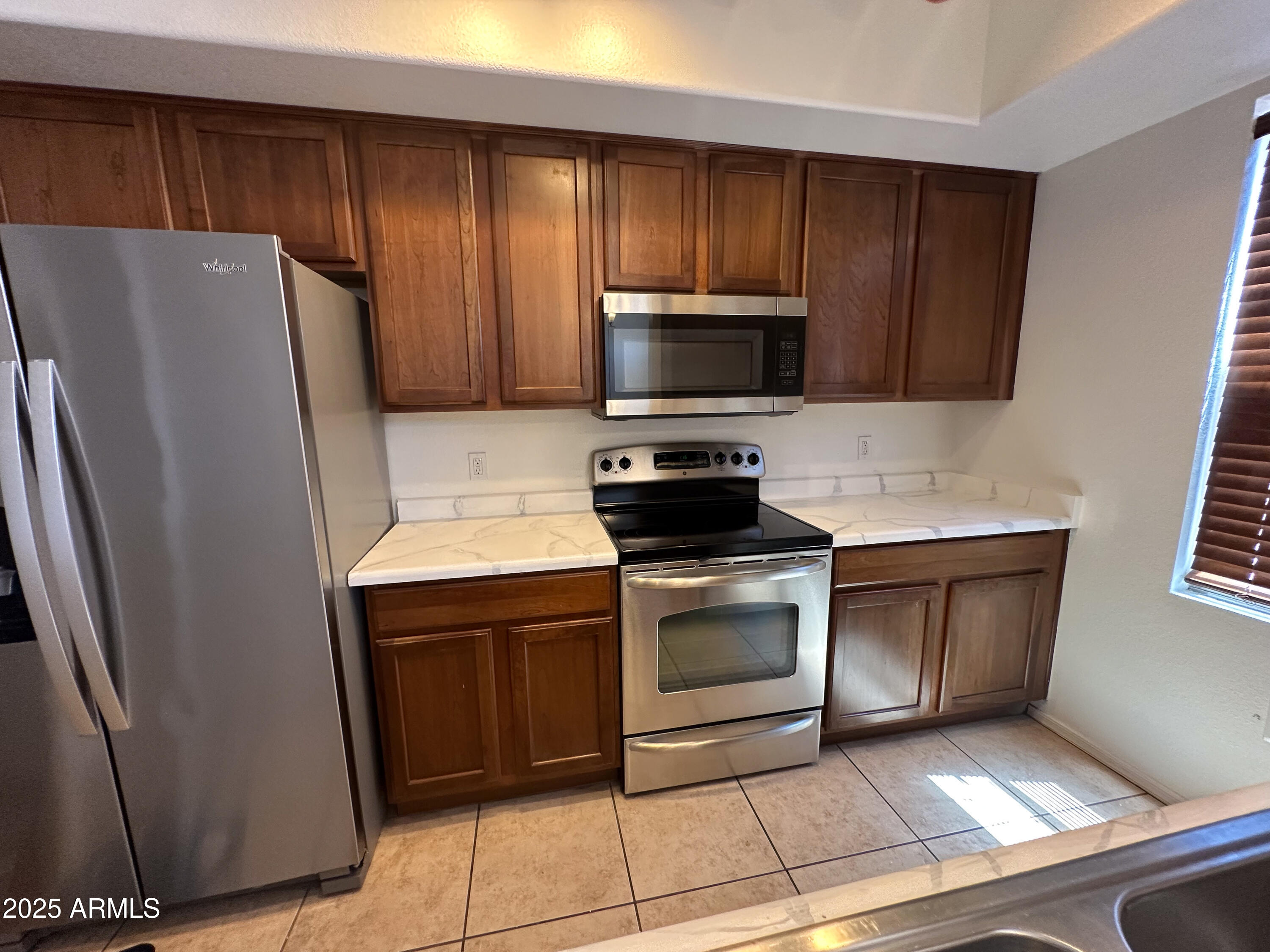 240 W JUNIPER Avenue, 1012