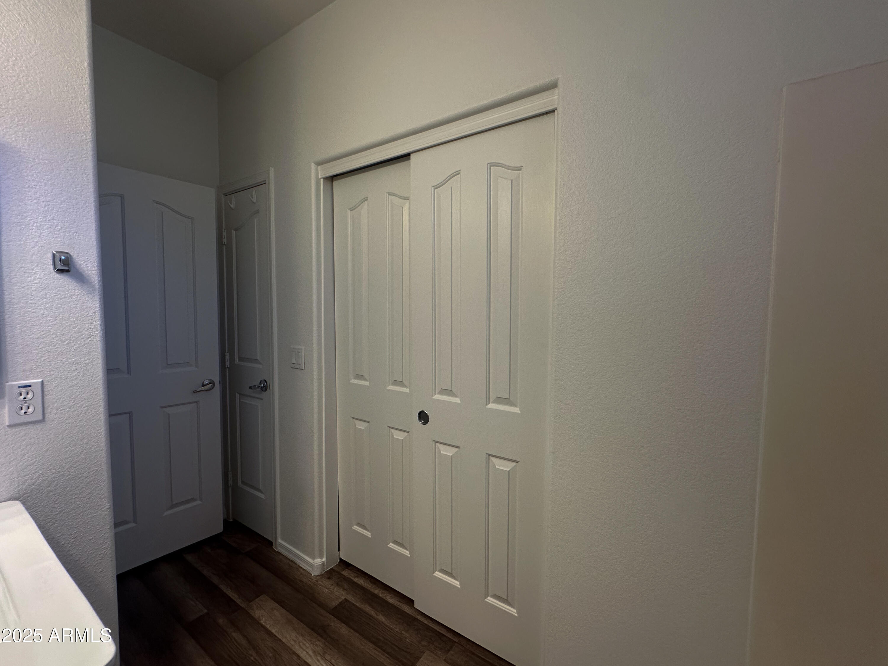 240 W JUNIPER Avenue, 1012