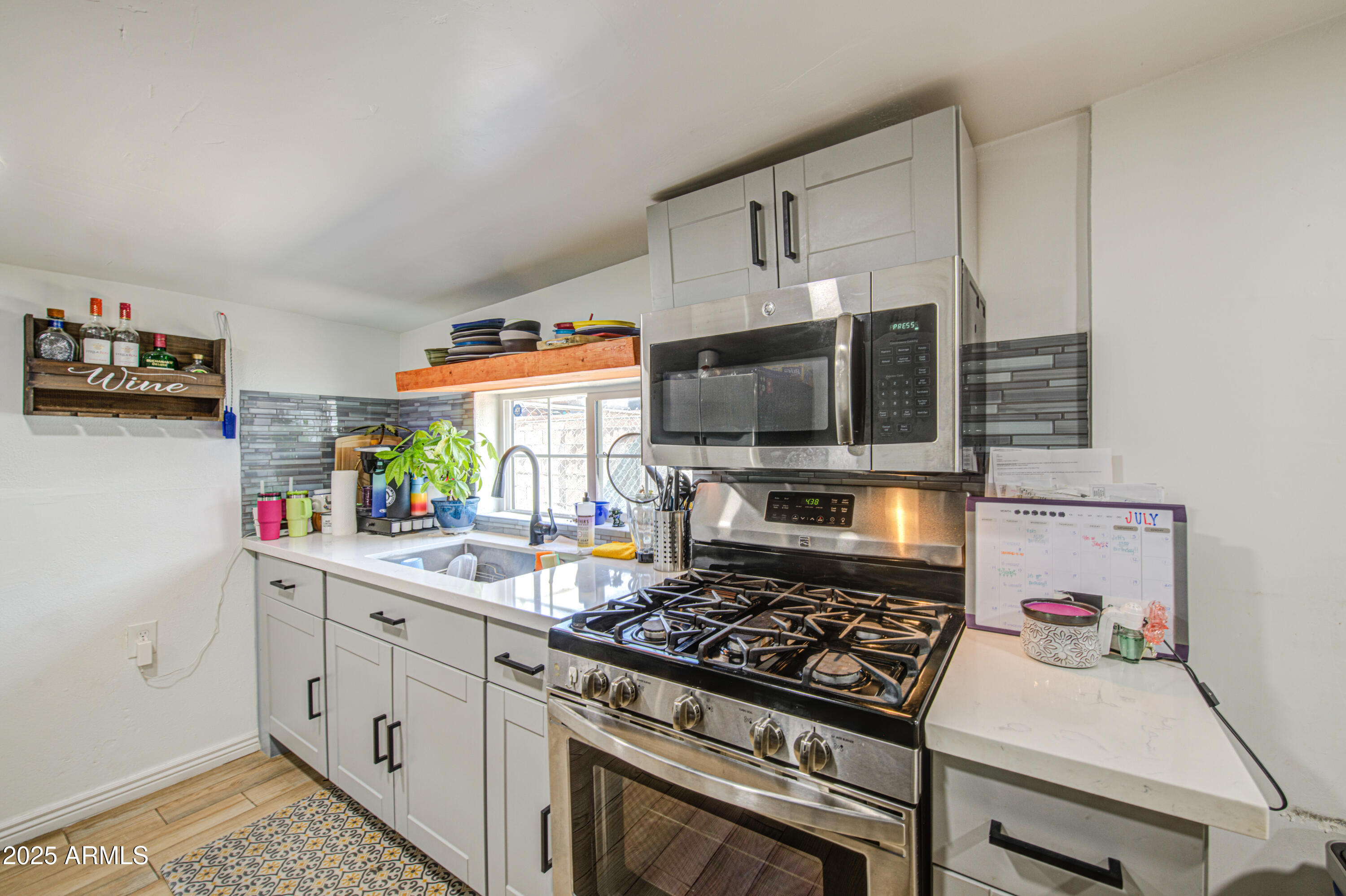 3648 W MORELAND Street