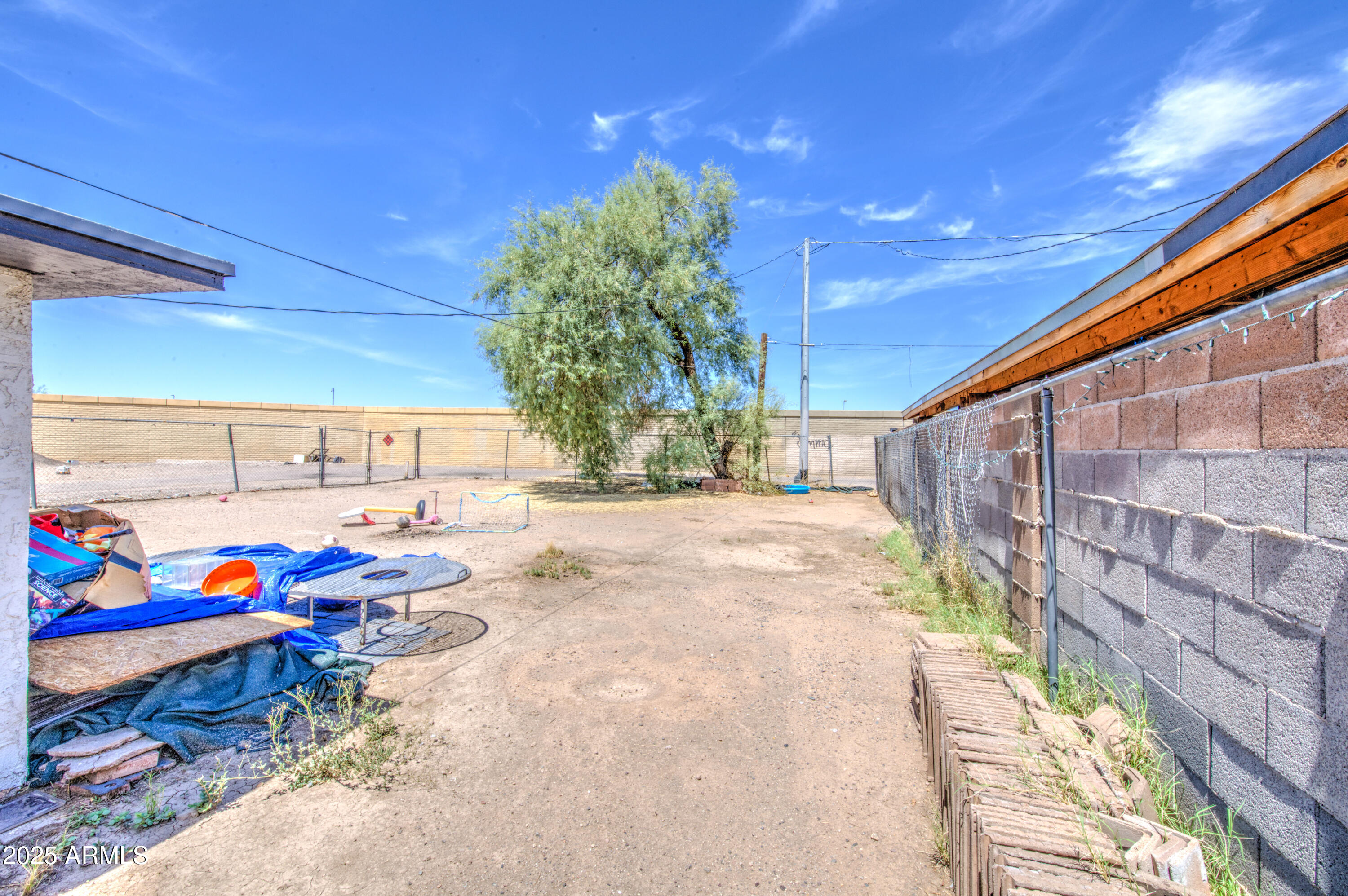 3648 W MORELAND Street