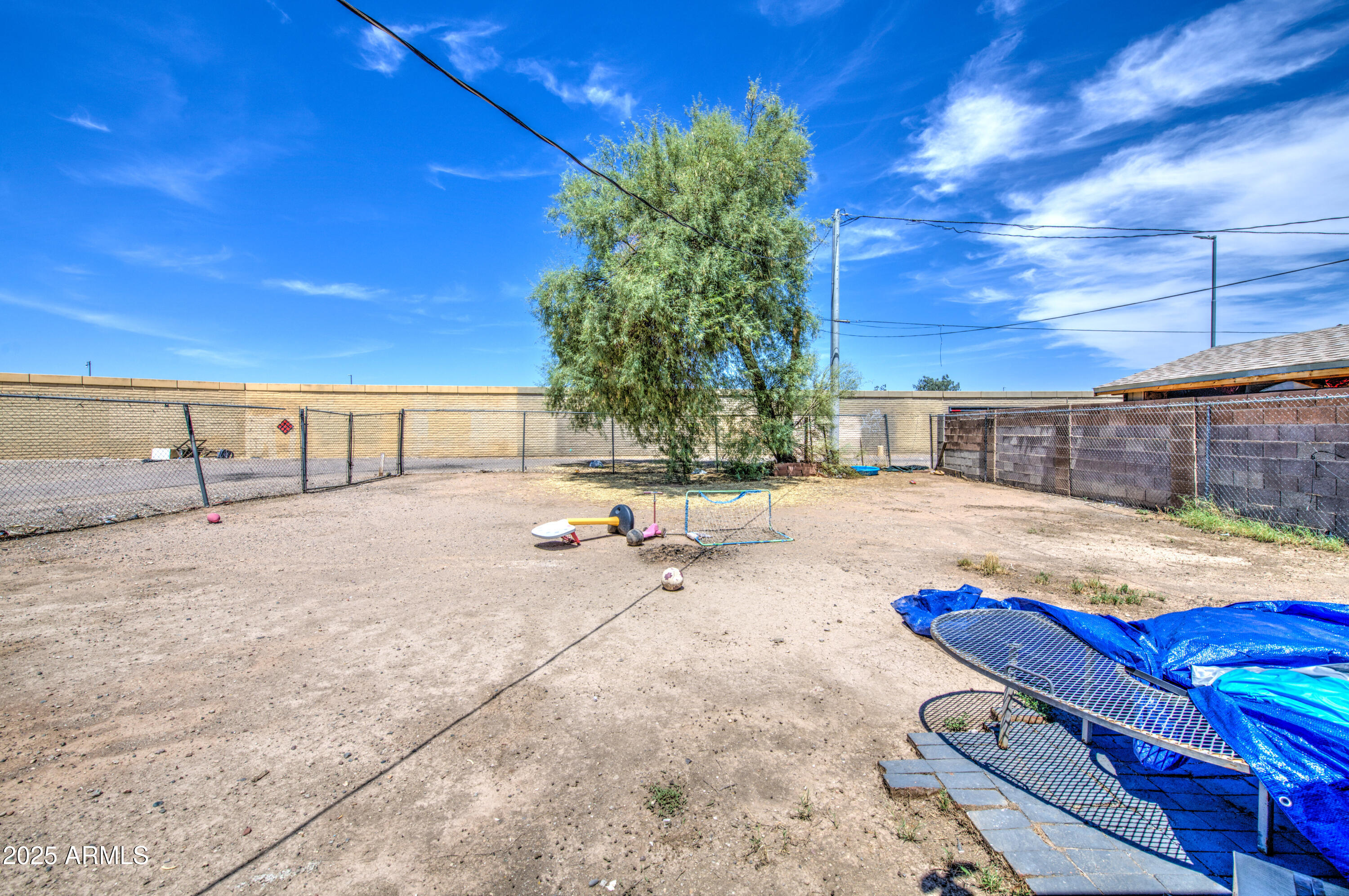 3648 W MORELAND Street