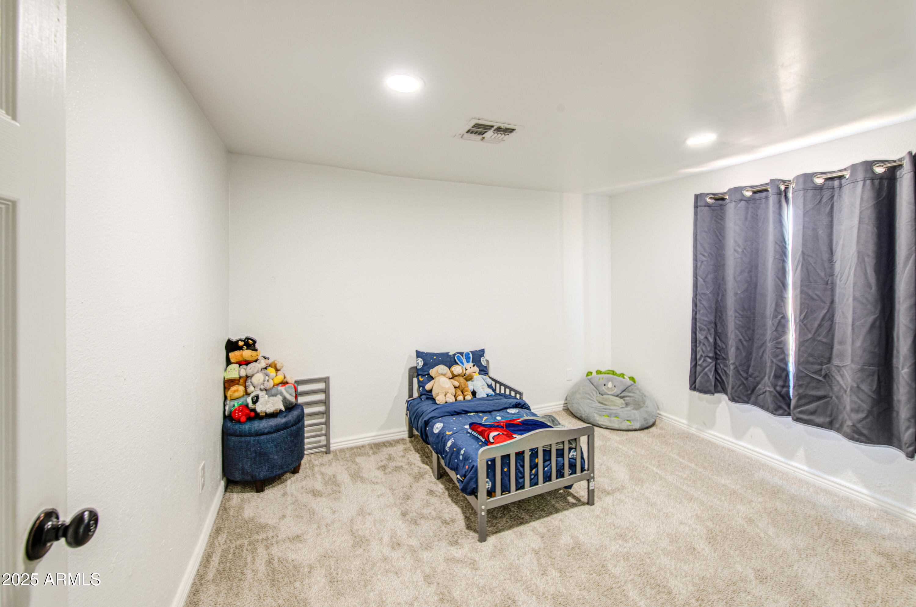 3648 W MORELAND Street