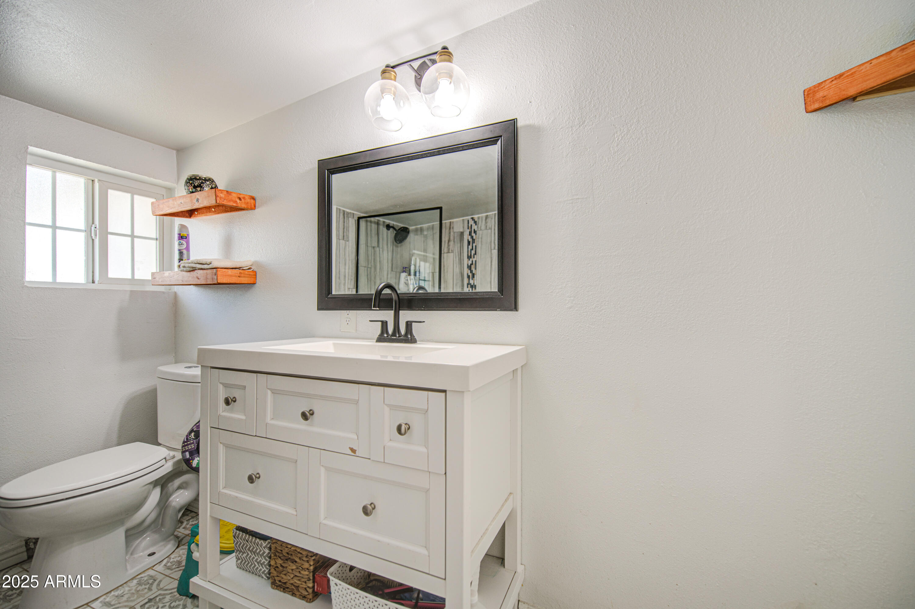 3648 W MORELAND Street