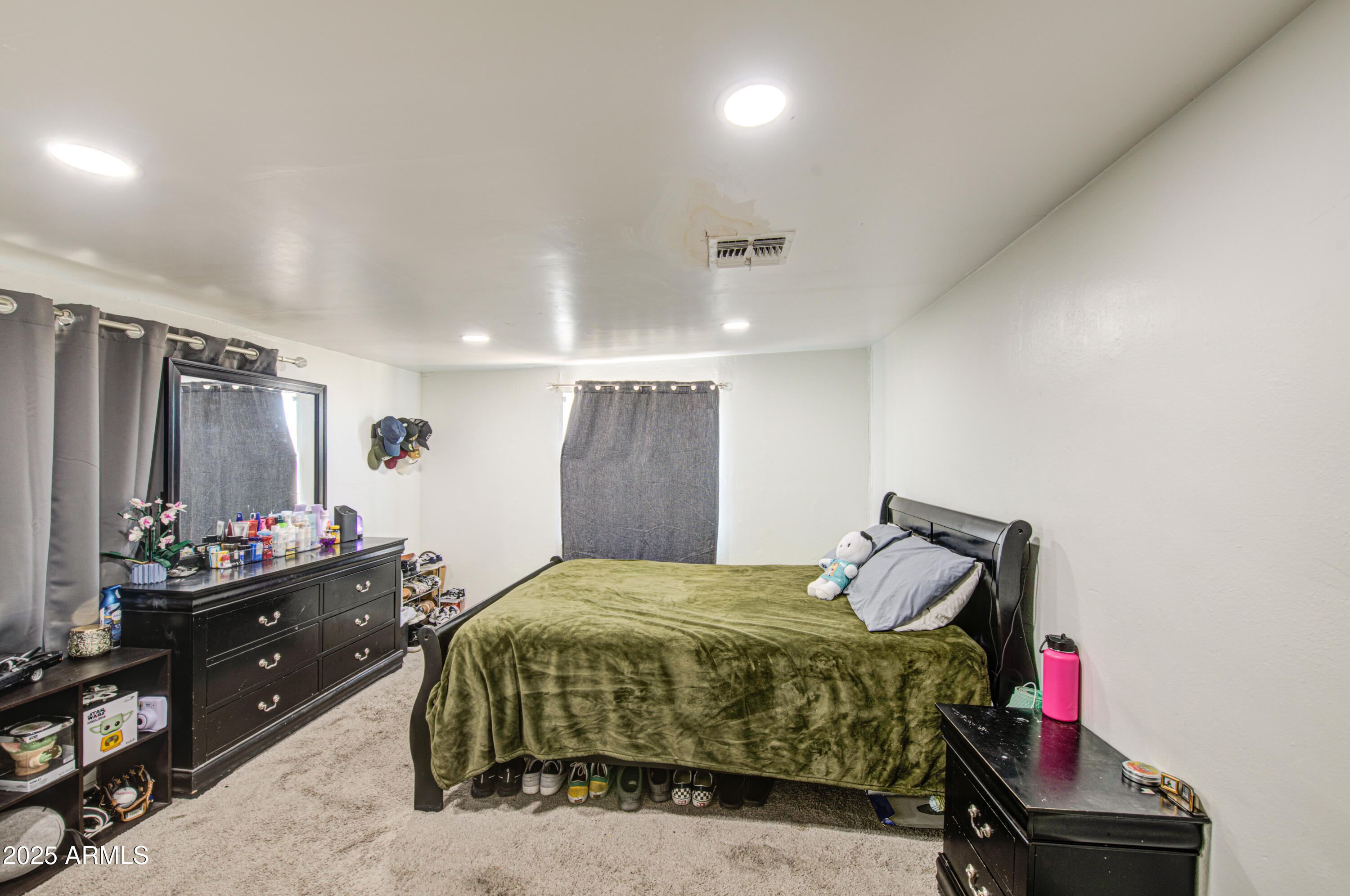 3648 W MORELAND Street