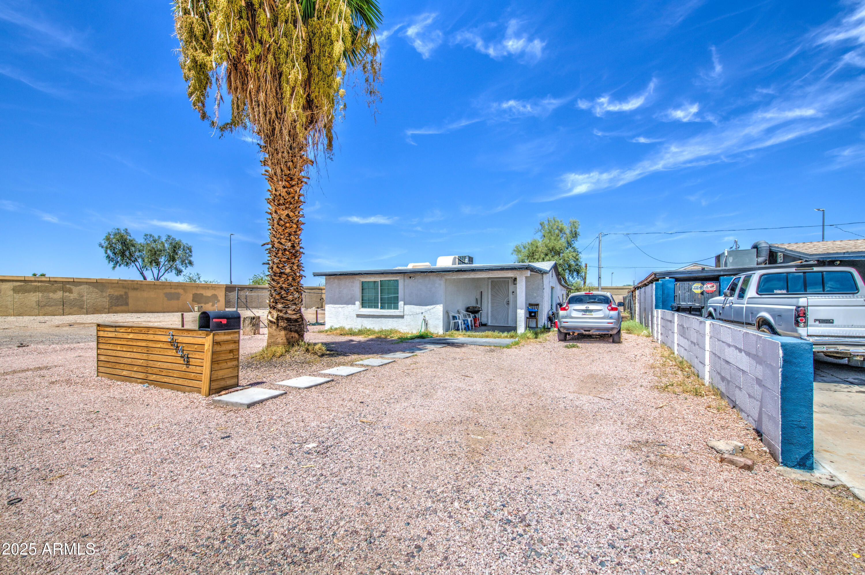 3648 W MORELAND Street