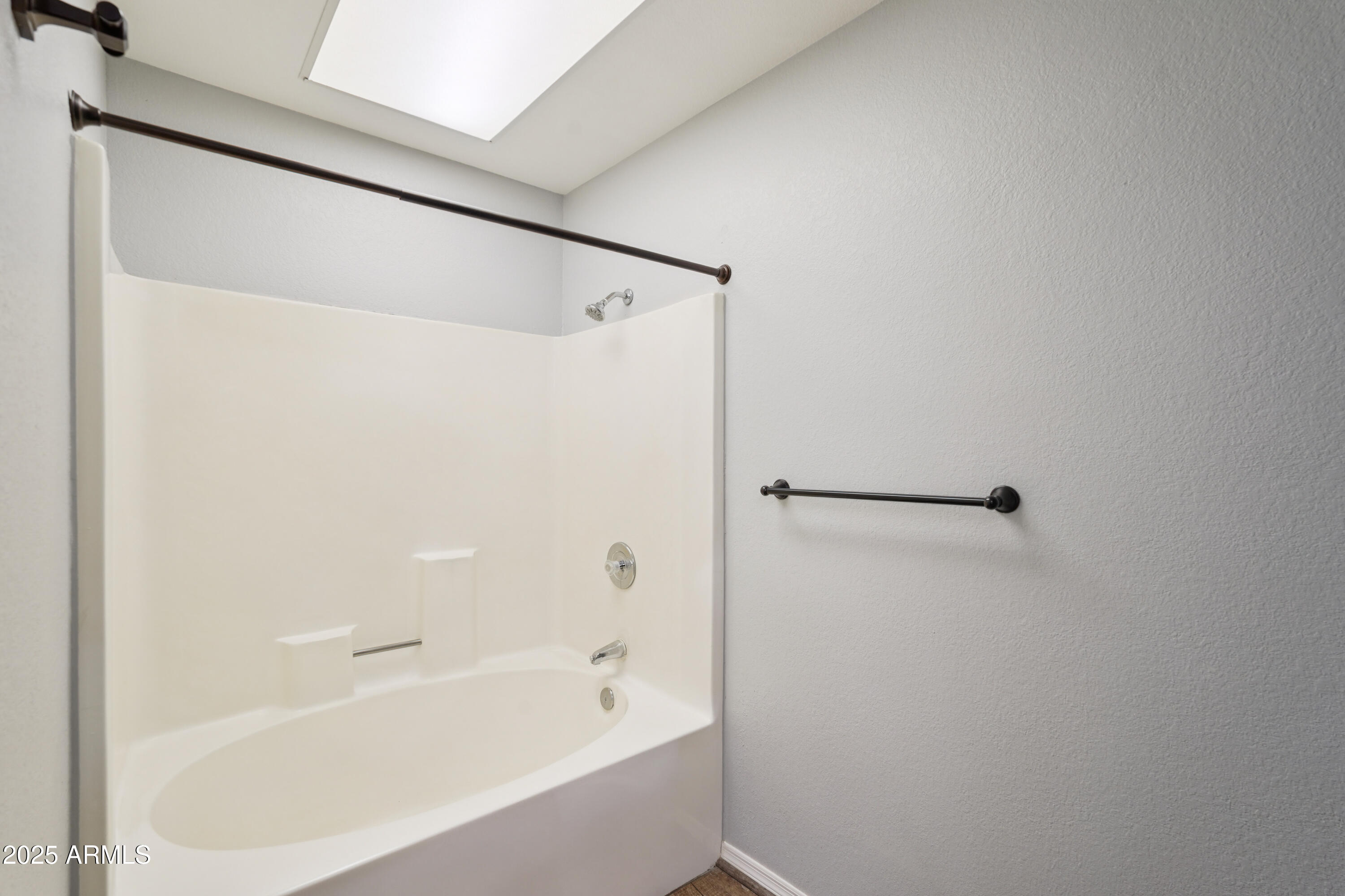 1001 N PASADENA Street, 160